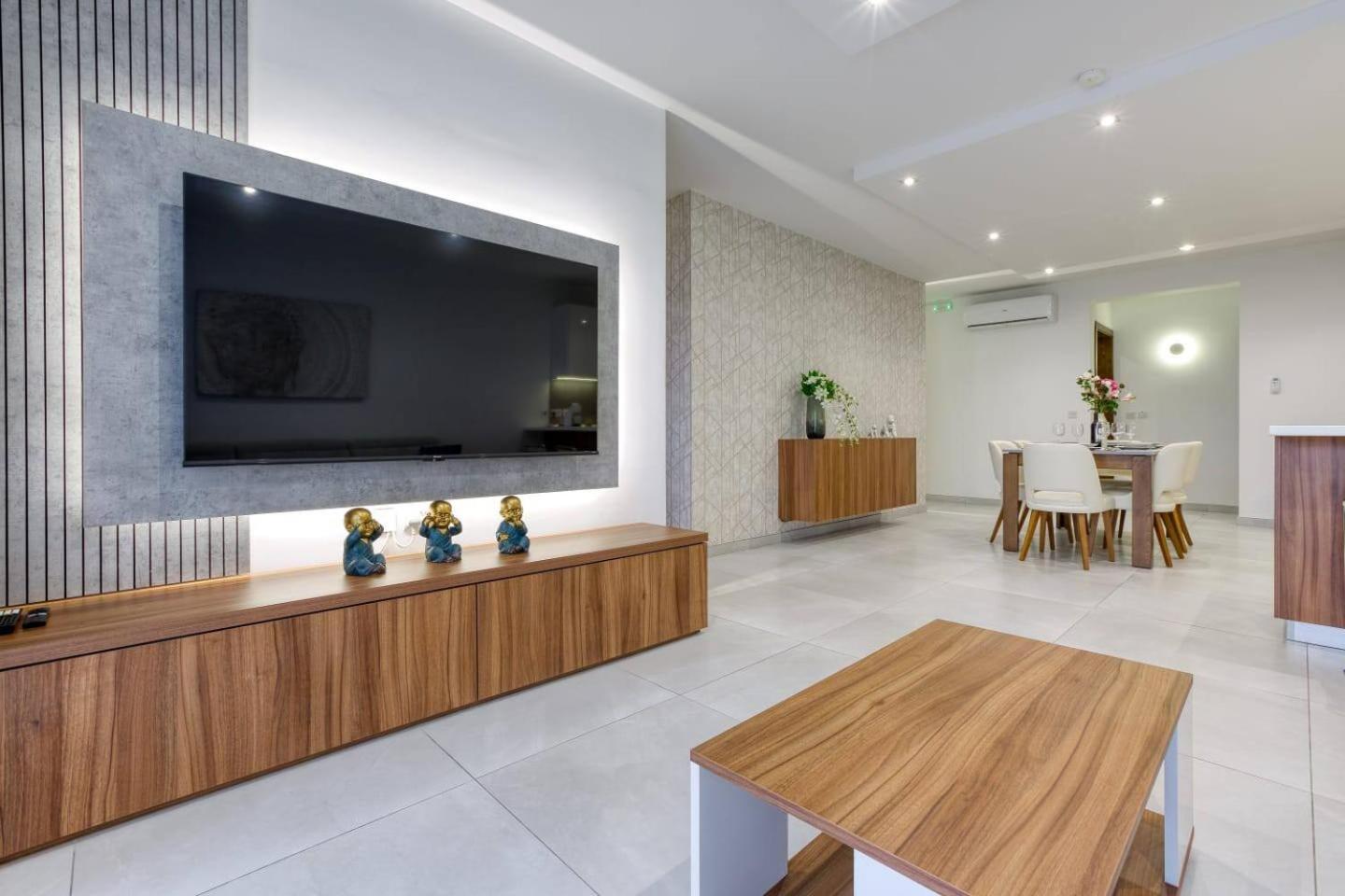 Grand 3BED Burseley Terrace fl8 Swieqi by Homely