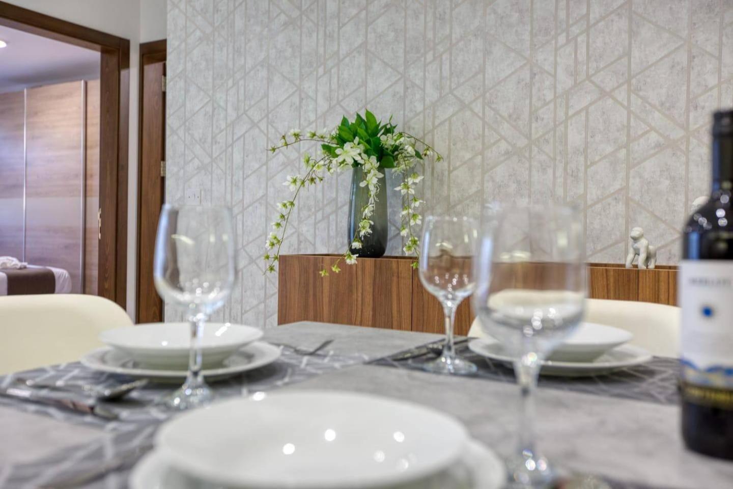 Grand 3BED Burseley Terrace fl8 Swieqi by Homely
