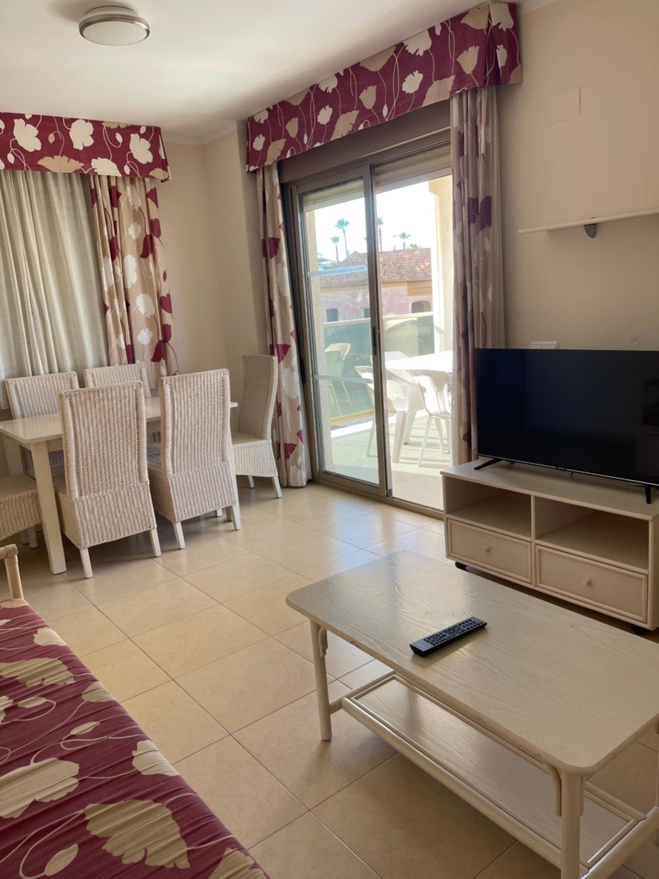 Apartamento Larimar 2 habitaciones , Piscina , Parking y vistas a la laguna
