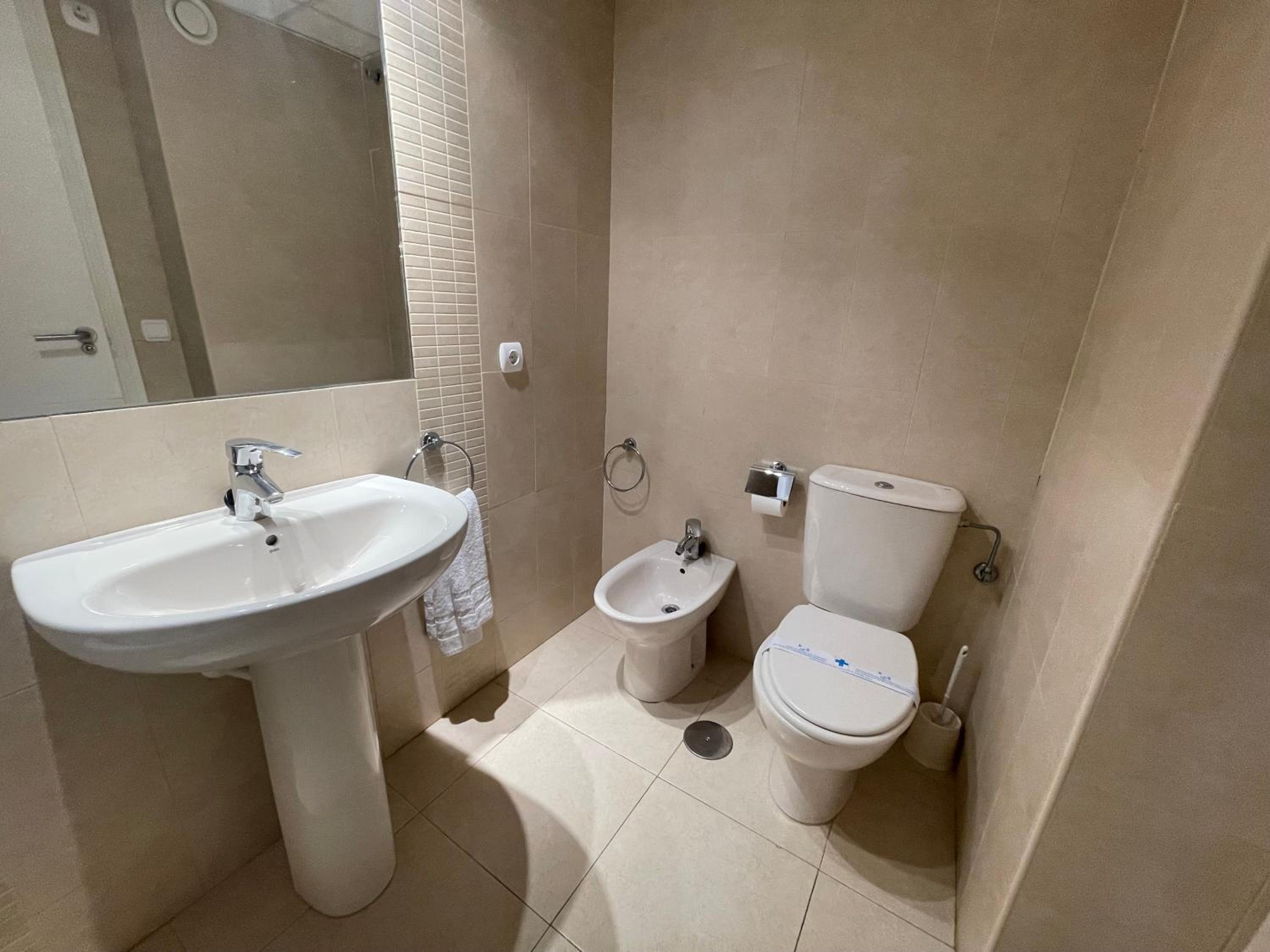 Apartamento Larimar 2 habitaciones , Piscina , Parking y vistas a la laguna