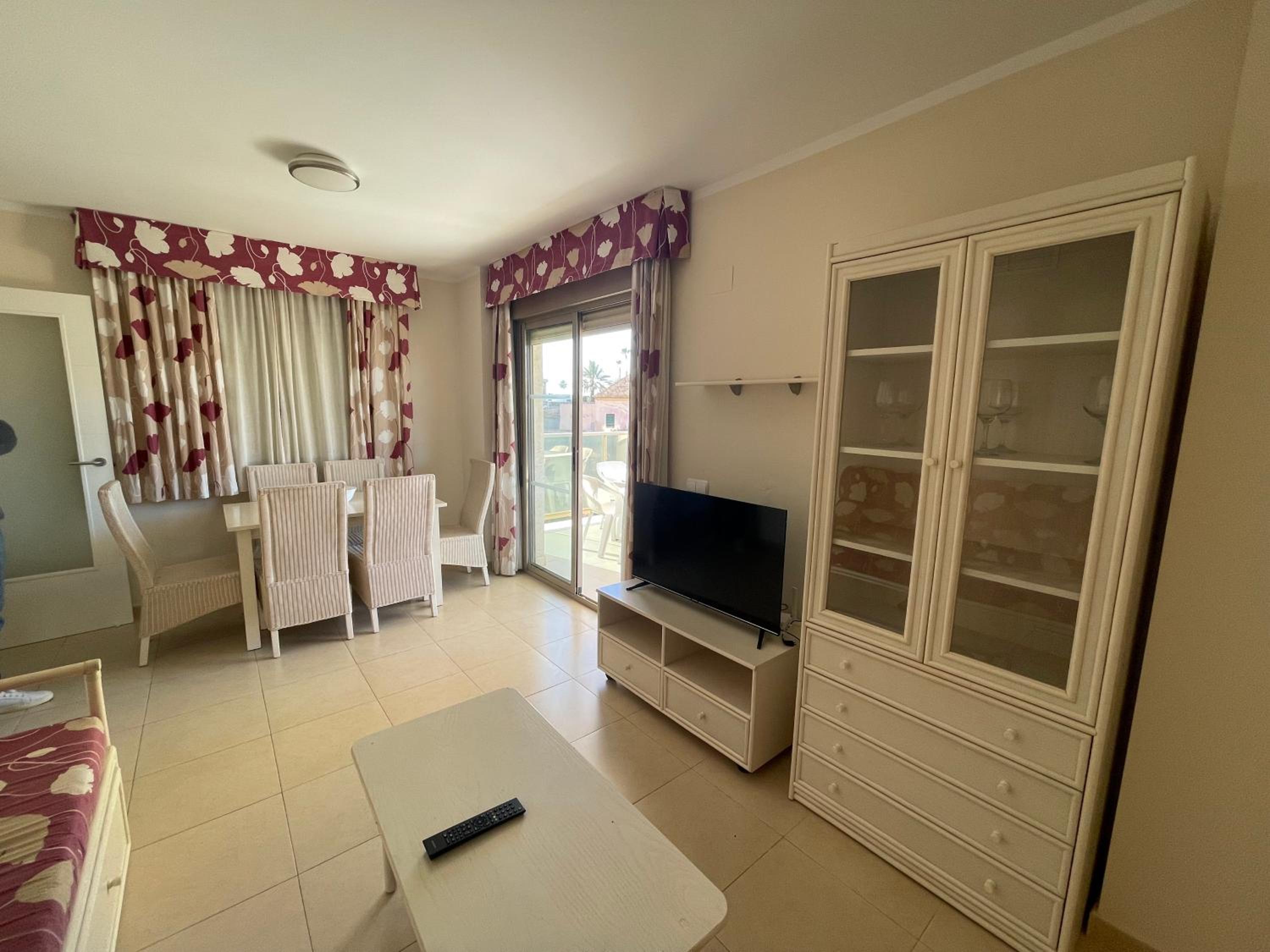 Apartamento Larimar 2 habitaciones , Piscina , Parking y vistas a la laguna