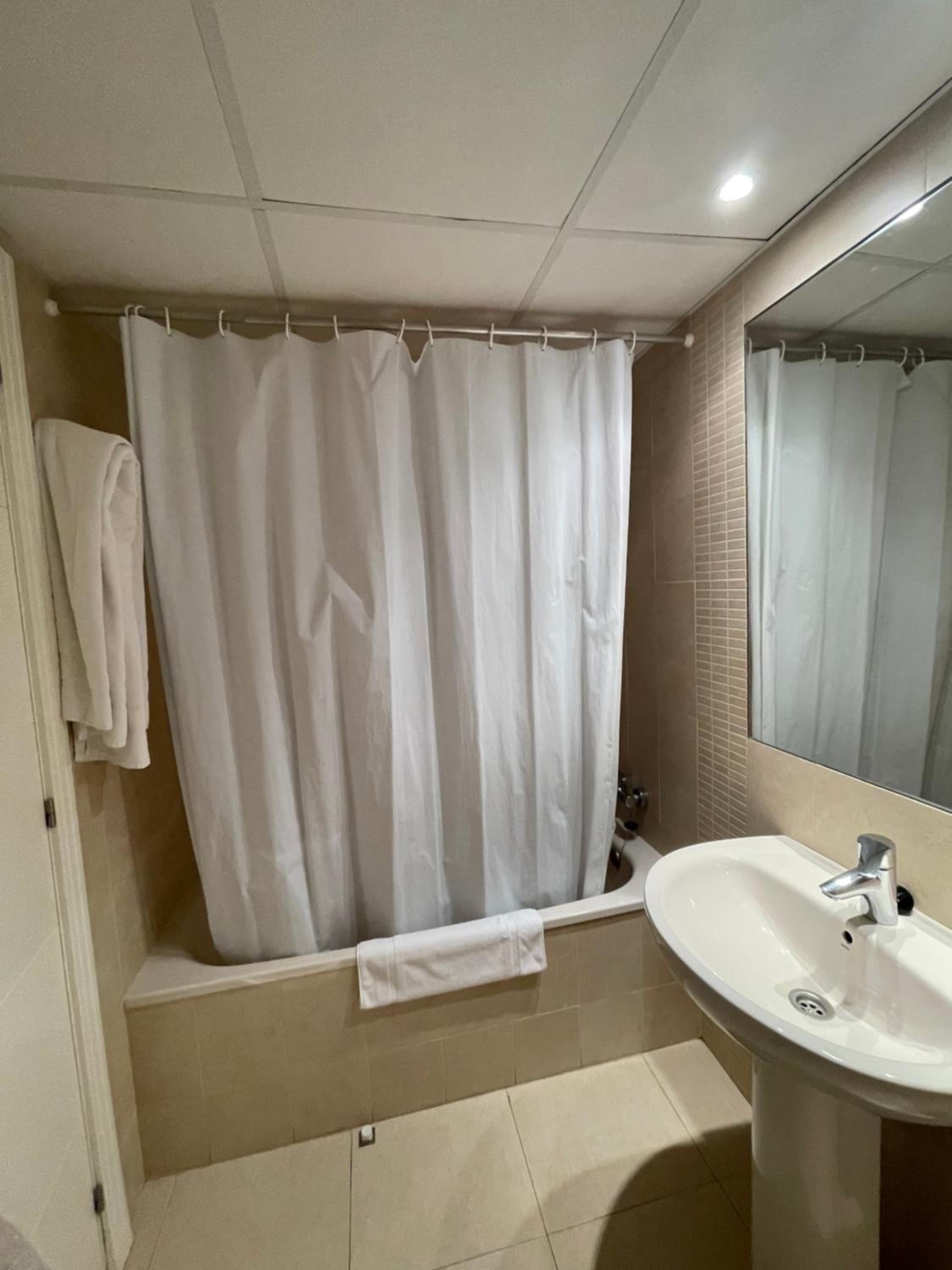 Apartamento Larimar 2 habitaciones , Piscina , Parking y vistas a la laguna