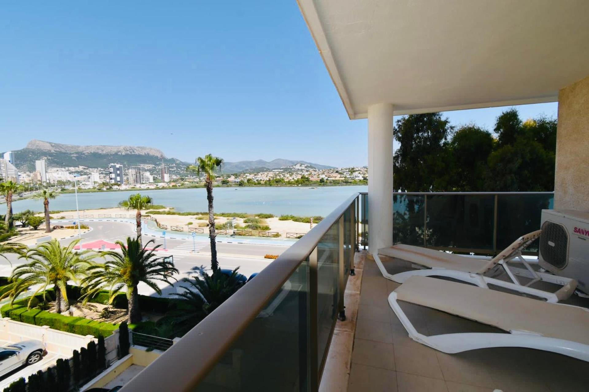 Apartamento Larimar 2 habitaciones , Piscina , Parking y vistas a la laguna