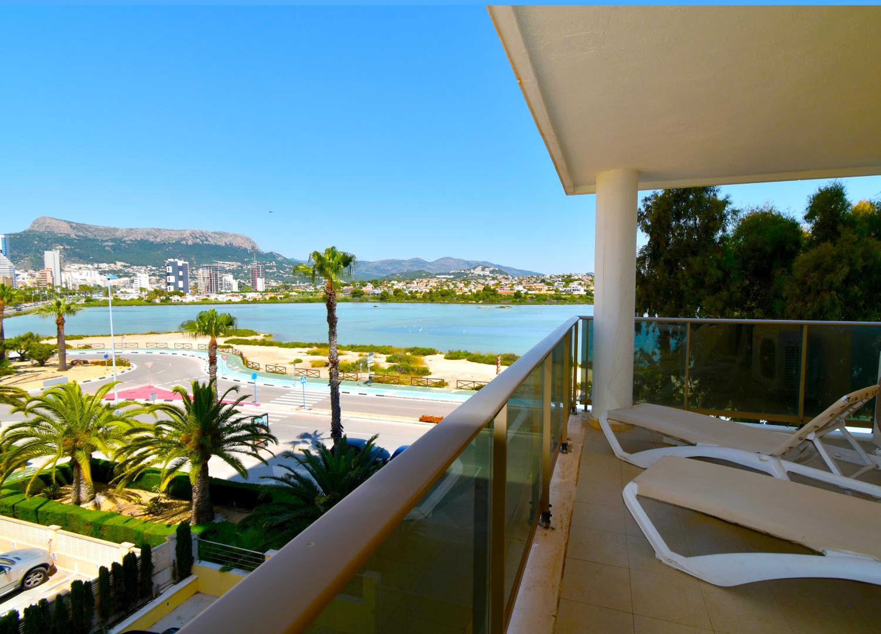 Apartamento Larimar 2 habitaciones , Piscina , Parking y vistas a la laguna