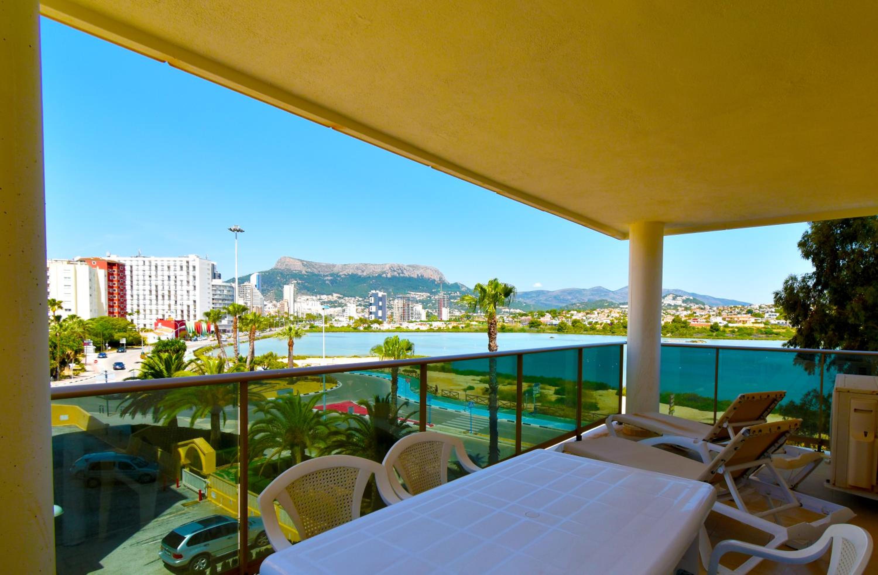 Apartamento Larimar 2 habitaciones , Piscina , Parking y vistas a la laguna