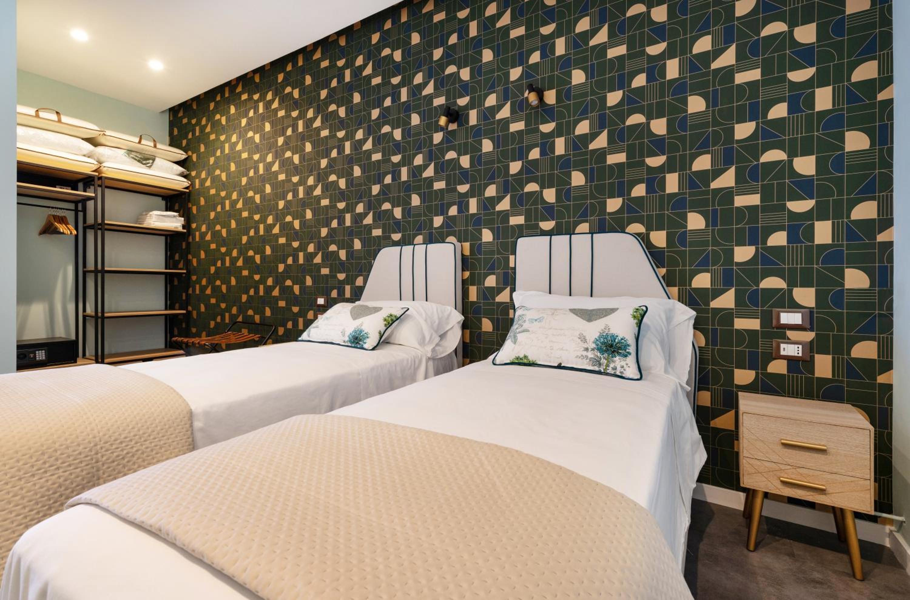 A I R Sorrento Luxury House