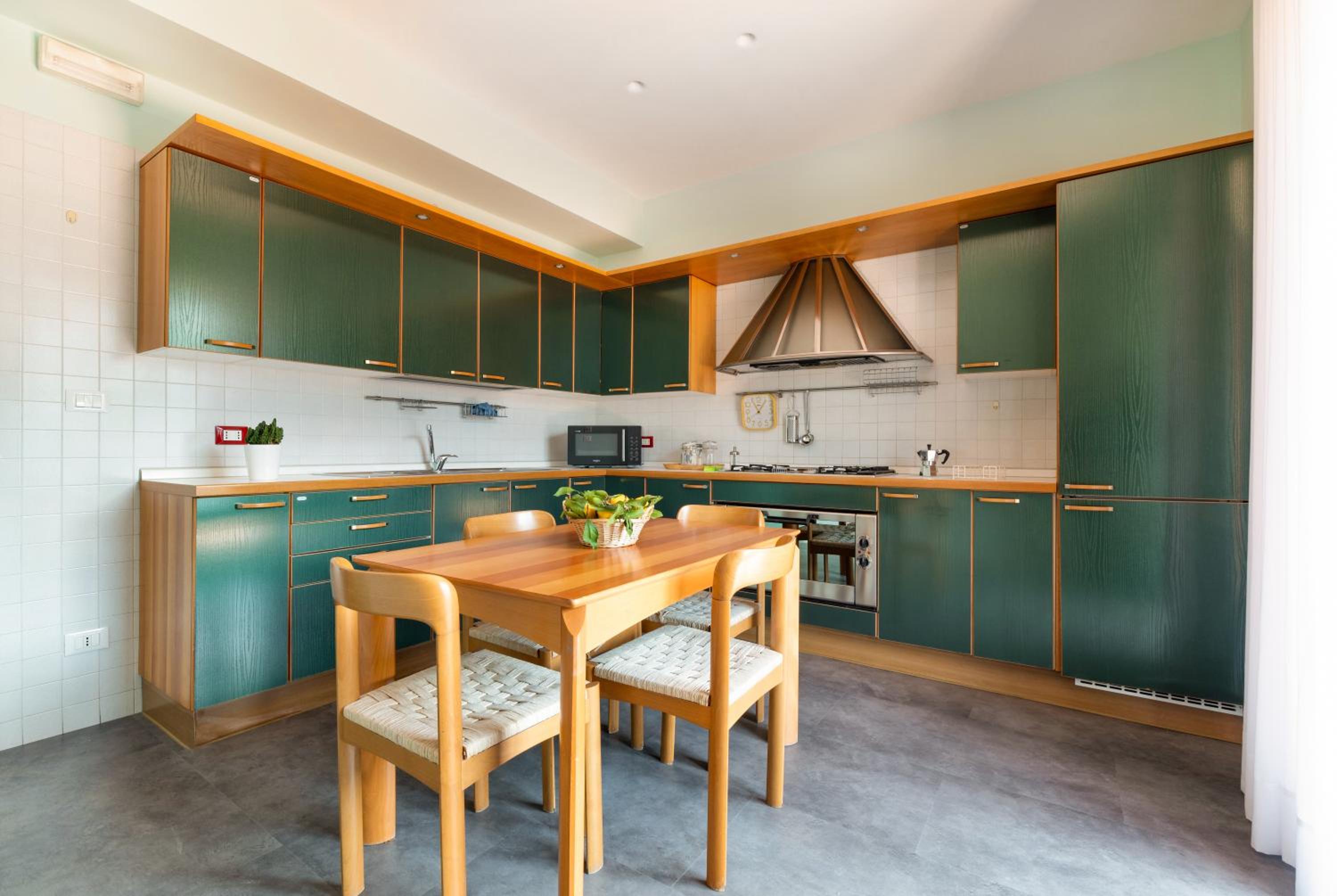 A I R Sorrento Luxury House