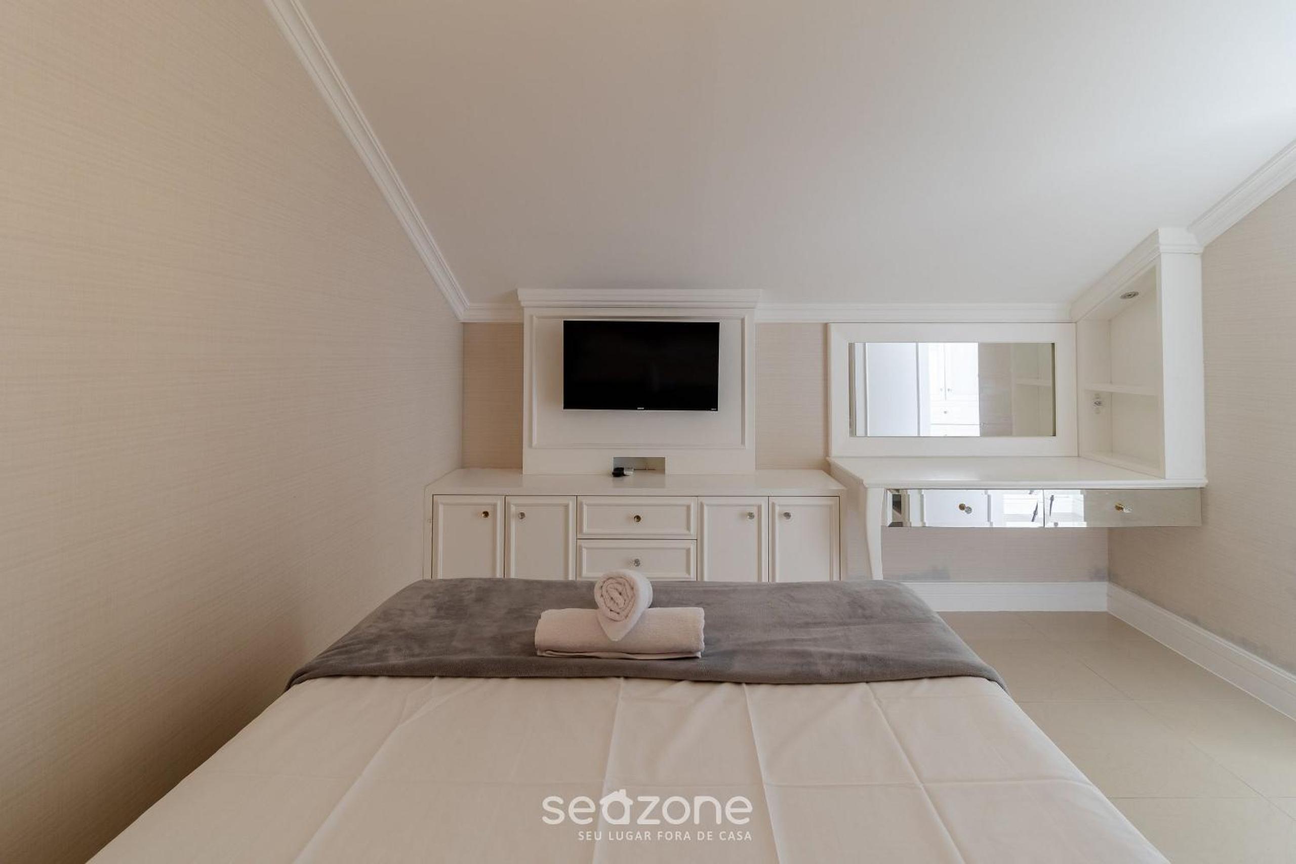 Apartment w/ Barbecue 160m from the Beach RGL0304