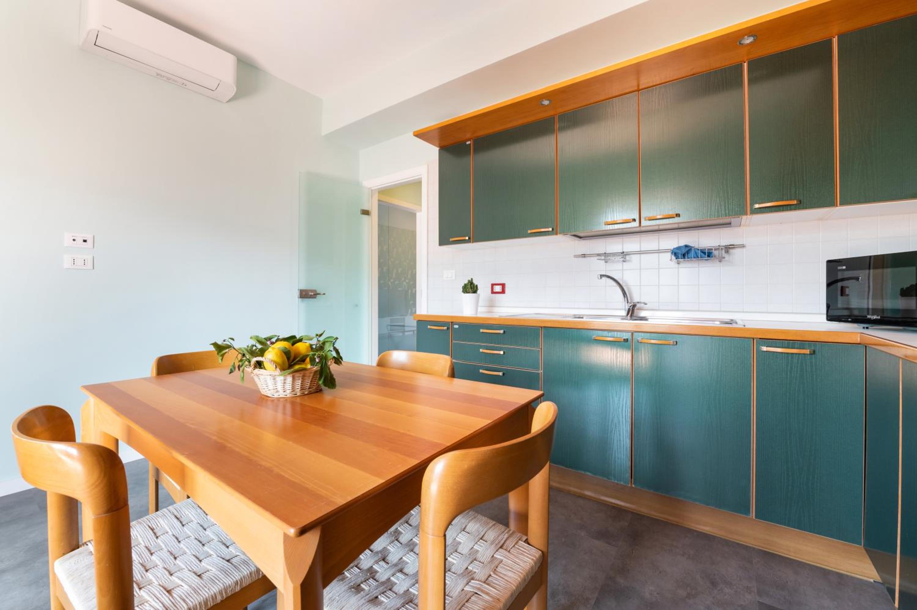 A I R Sorrento Luxury House