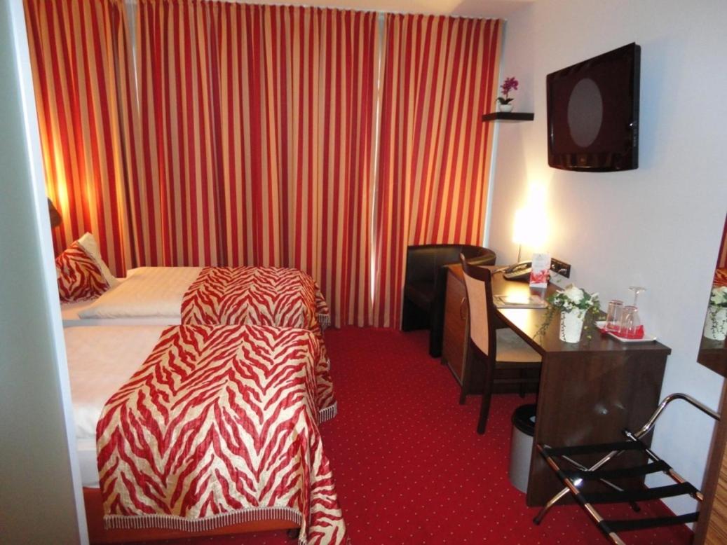 Grand Hotel Dream Main City Center - Property Image 5
