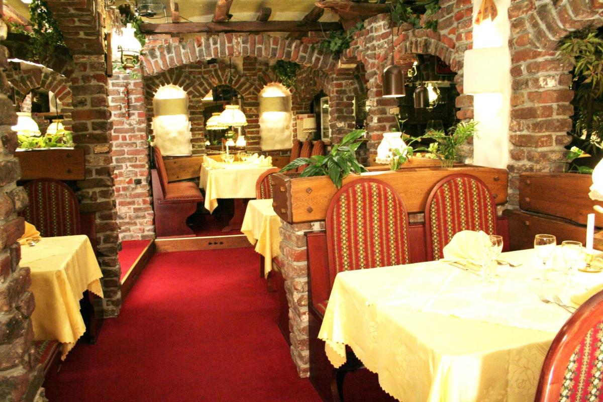 restaurant