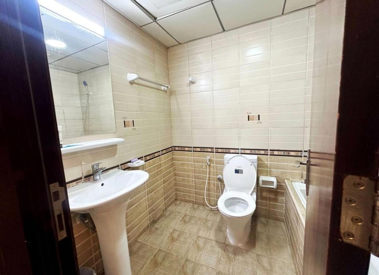 Center Point Partition Room in Tecom