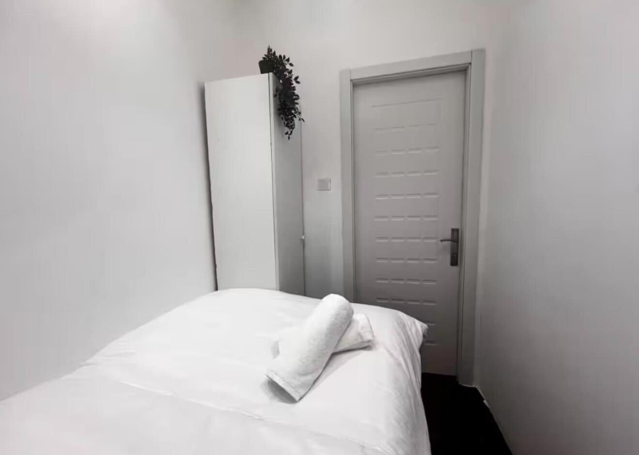 Center Point Partition Room in Tecom