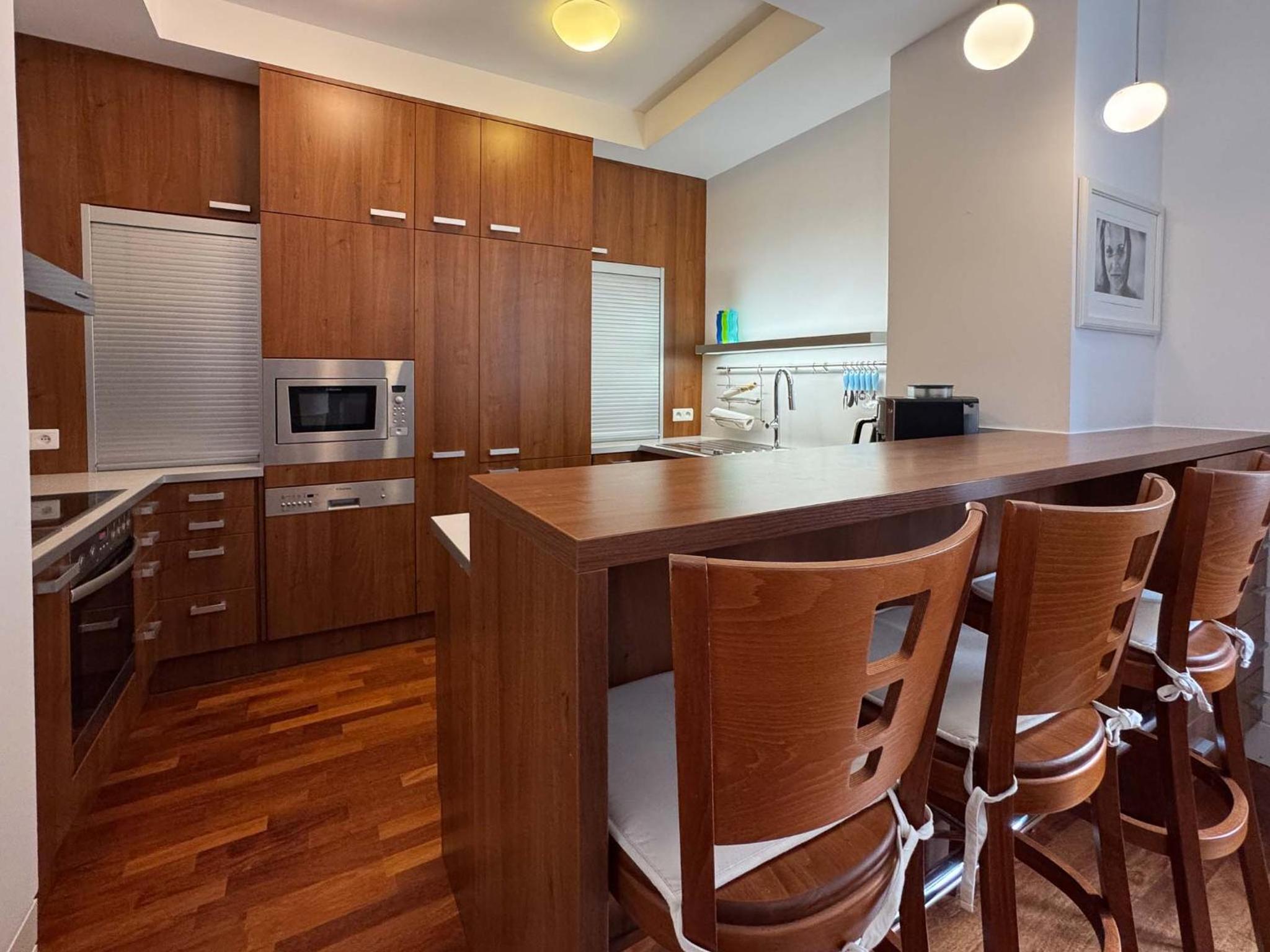 Apartment 29 Old Town, 2 Bathrooms, AC, Quiet