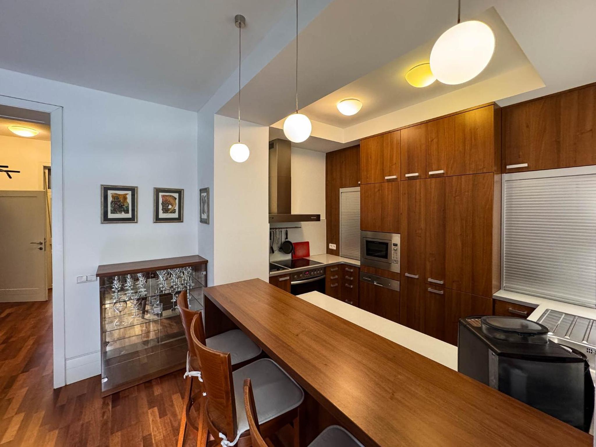 Apartment 29 Old Town, 2 Bathrooms, AC, Quiet