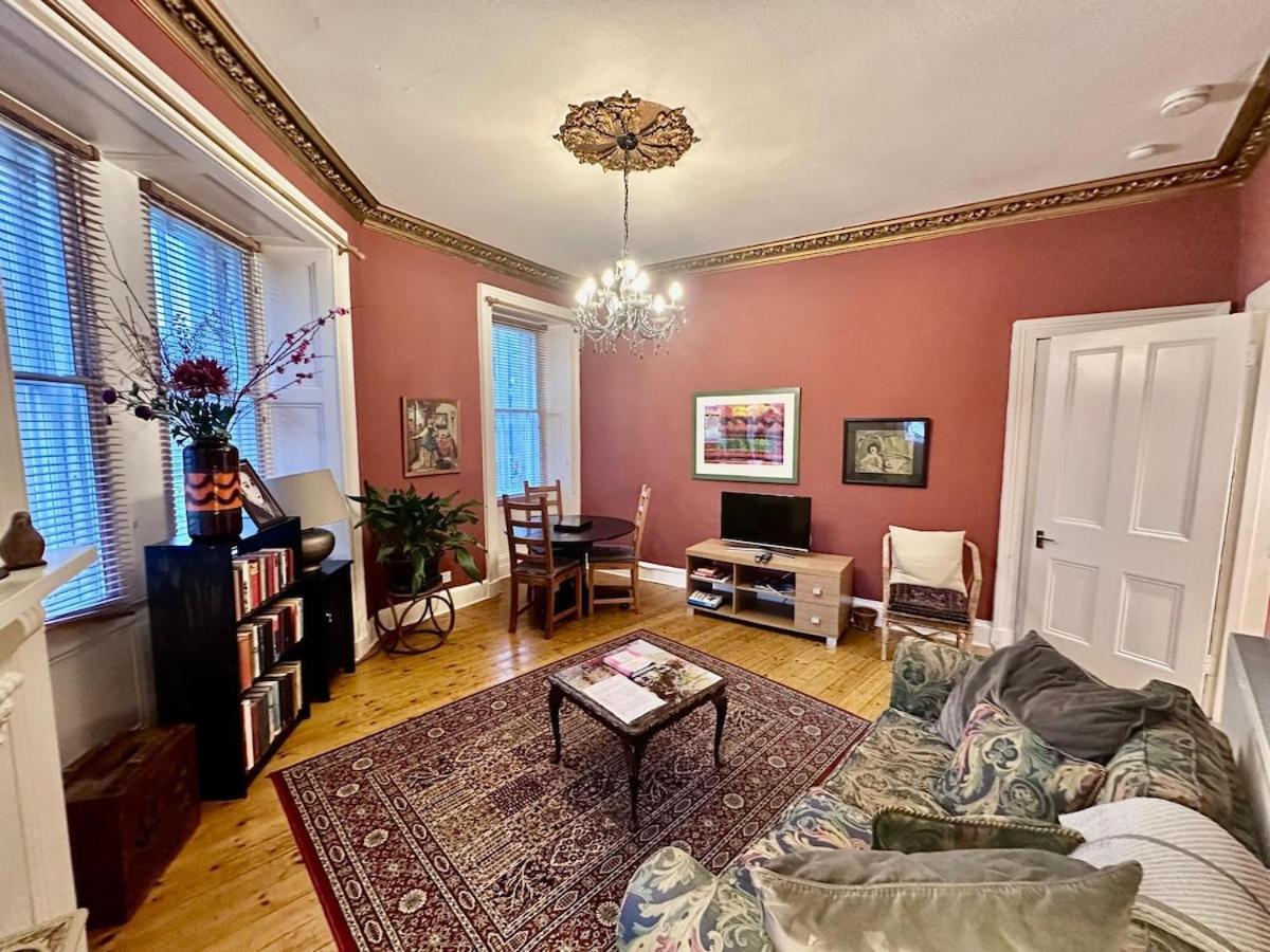 Unique cozy nest for 2, Old Town