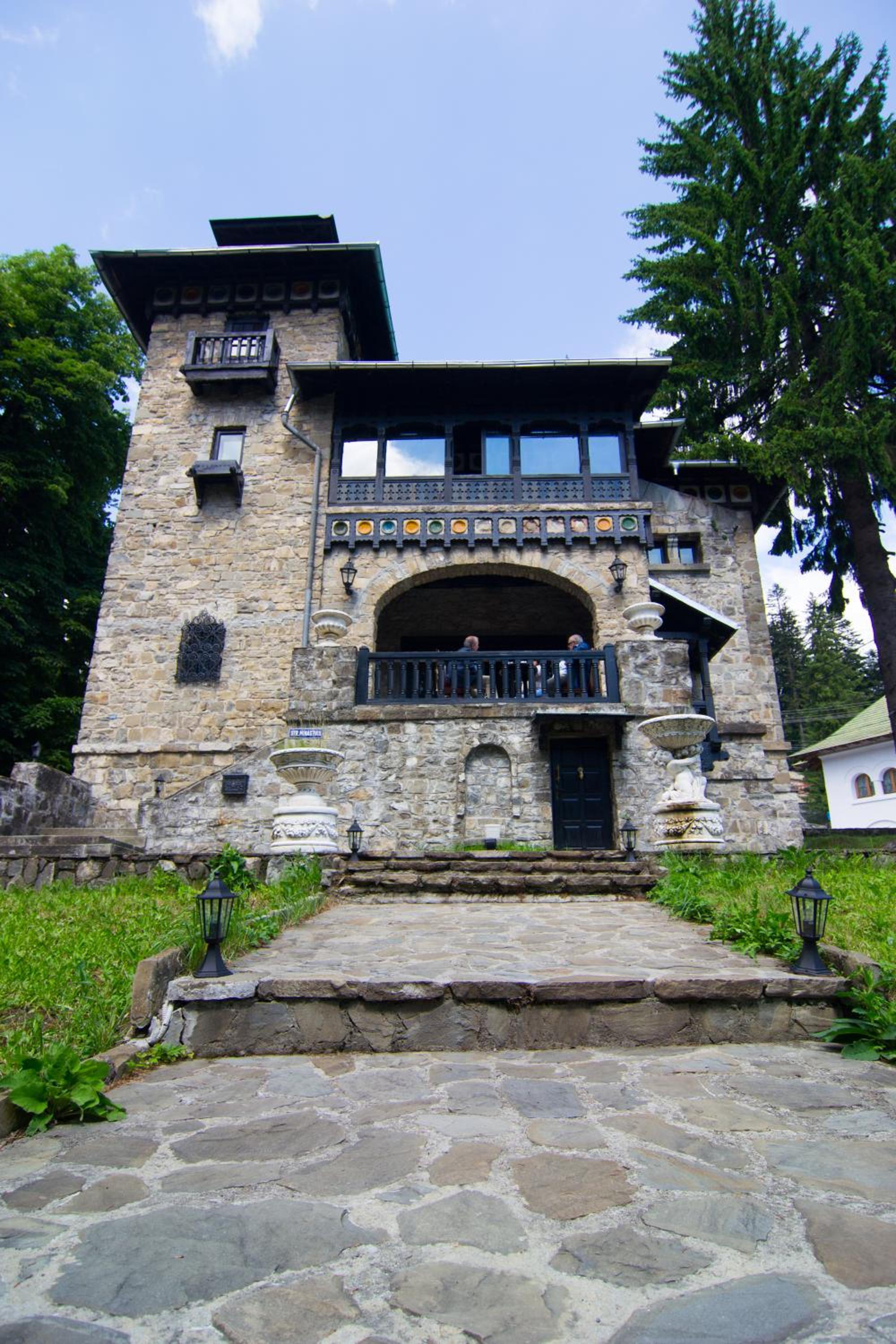 Casa Cu Farfurii view 4