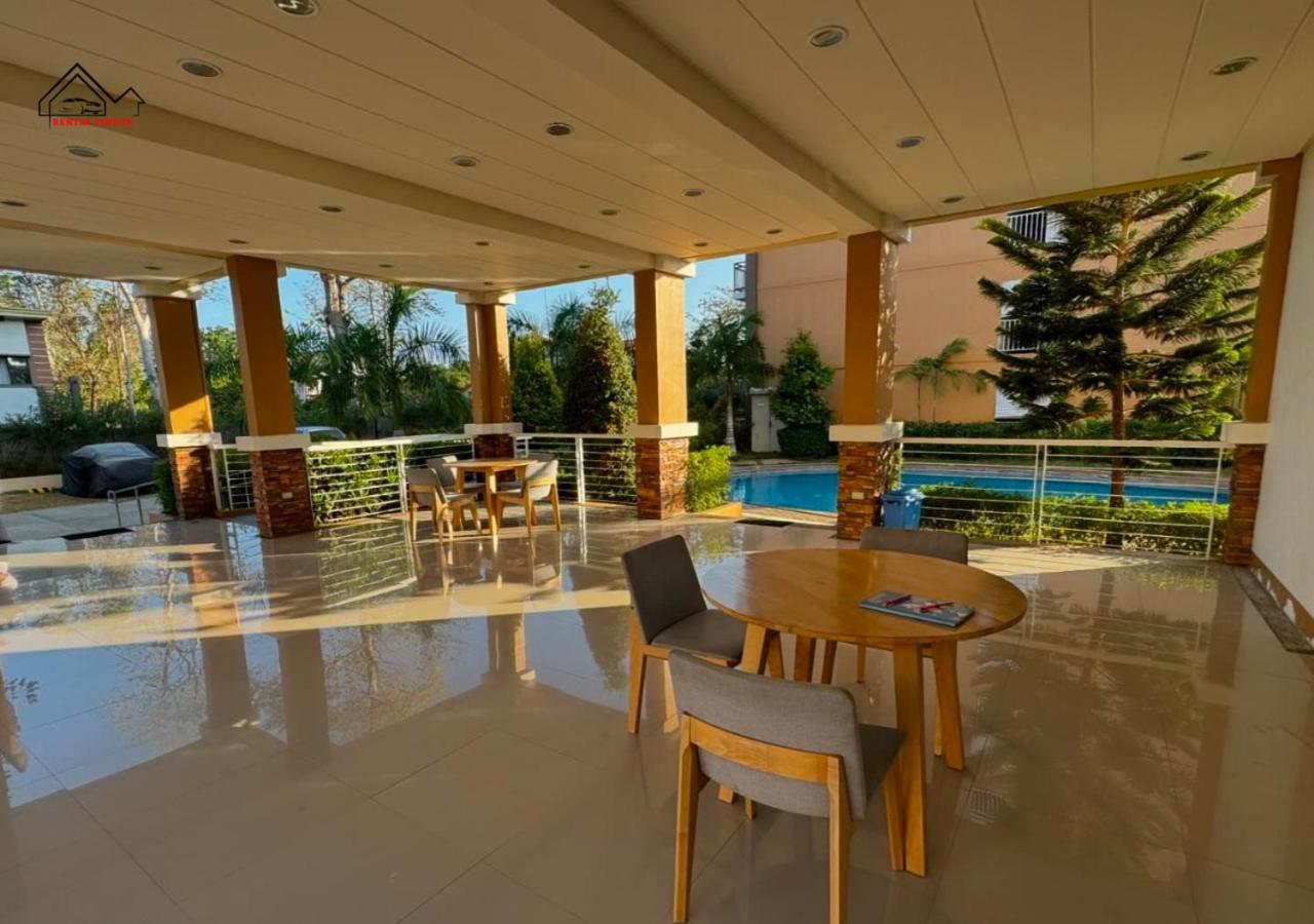 2BR Cozy Condo with a Balcony, FREE Pool, Gym Parking Near Airport - B2 6LusterB