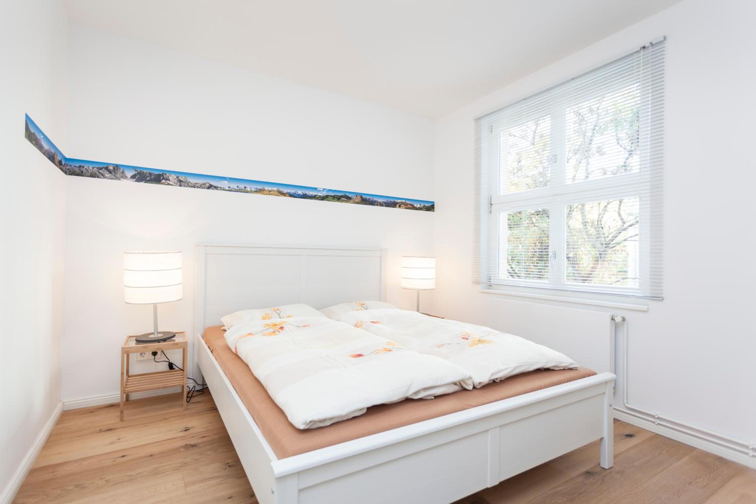 Lofty Torstr Apartments, 4 unique units from 1-3 bedrooms in Mitte, ideal for families & groups, from 2 up to 8 Guests