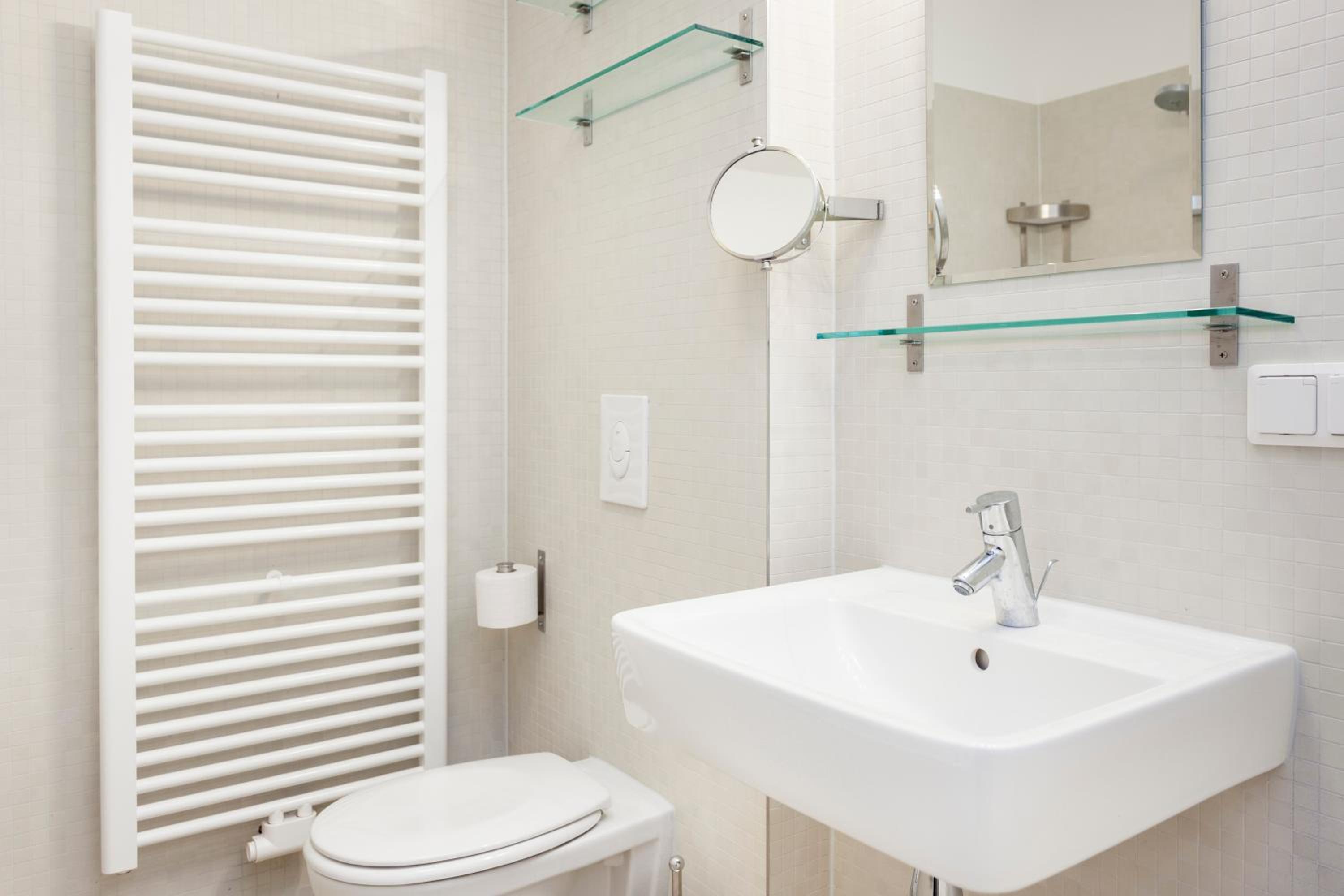 Lofty Torstr Apartments, 4 unique units from 1-3 bedrooms in Mitte, ideal for families & groups, from 2 up to 8 Guests
