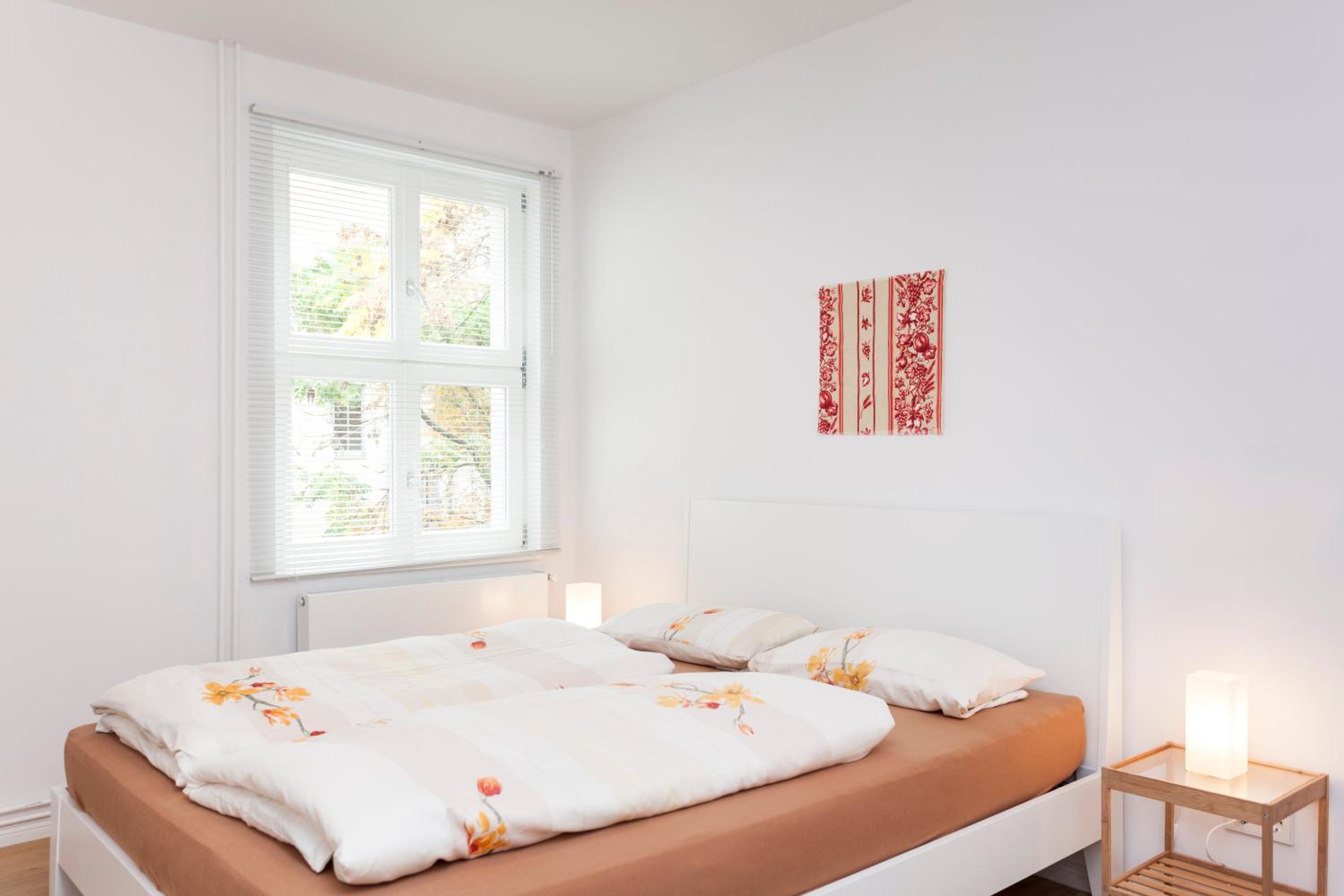 Lofty Torstr Apartments, 4 unique units from 1-3 bedrooms in Mitte, ideal for families & groups, from 2 up to 8 Guests