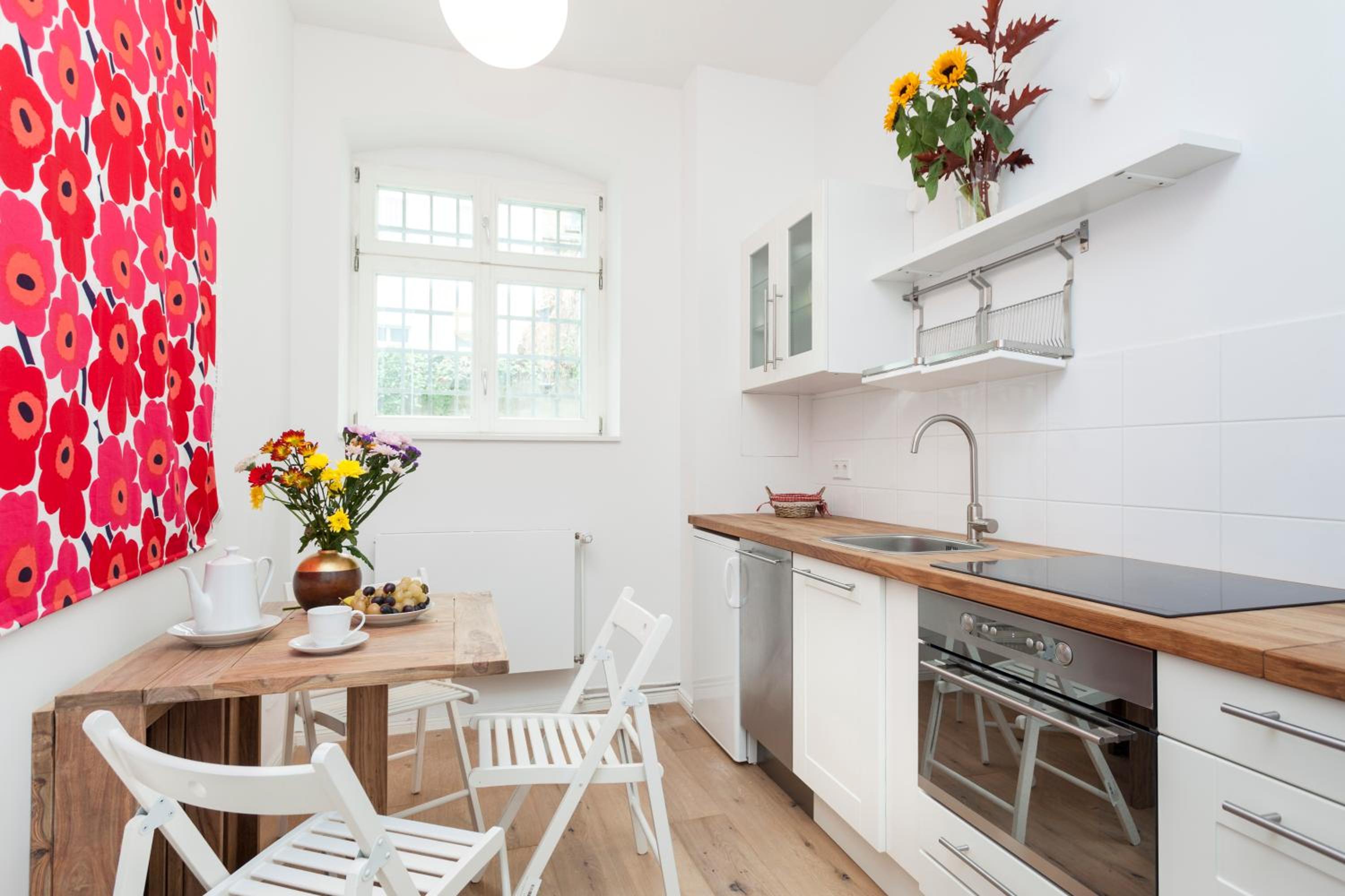 Lofty Torstr Apartments, 4 unique units from 1-3 bedrooms in Mitte, ideal for families & groups, from 2 up to 8 Guests