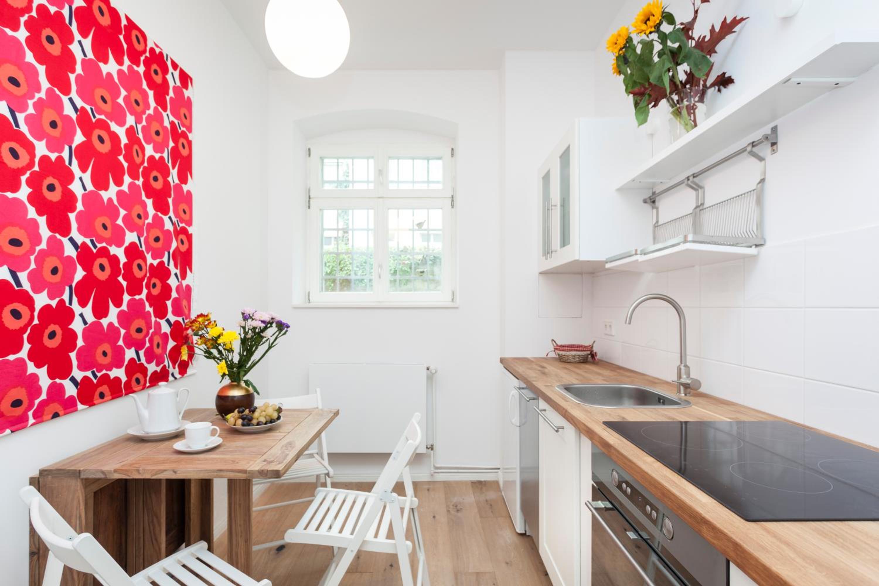 Lofty Torstr Apartments, 4 unique units from 1-3 bedrooms in Mitte, ideal for families & groups, from 2 up to 8 Guests