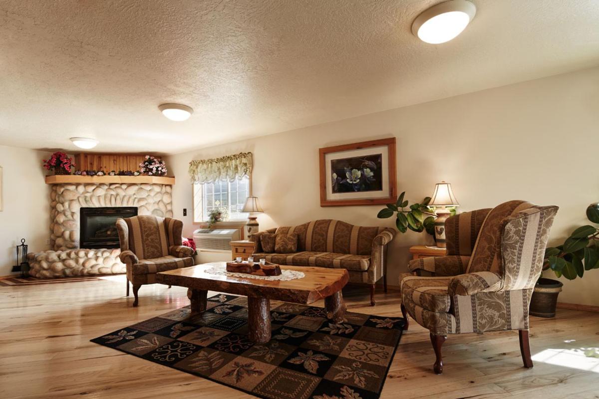 Columbine Inn and Suites view 3