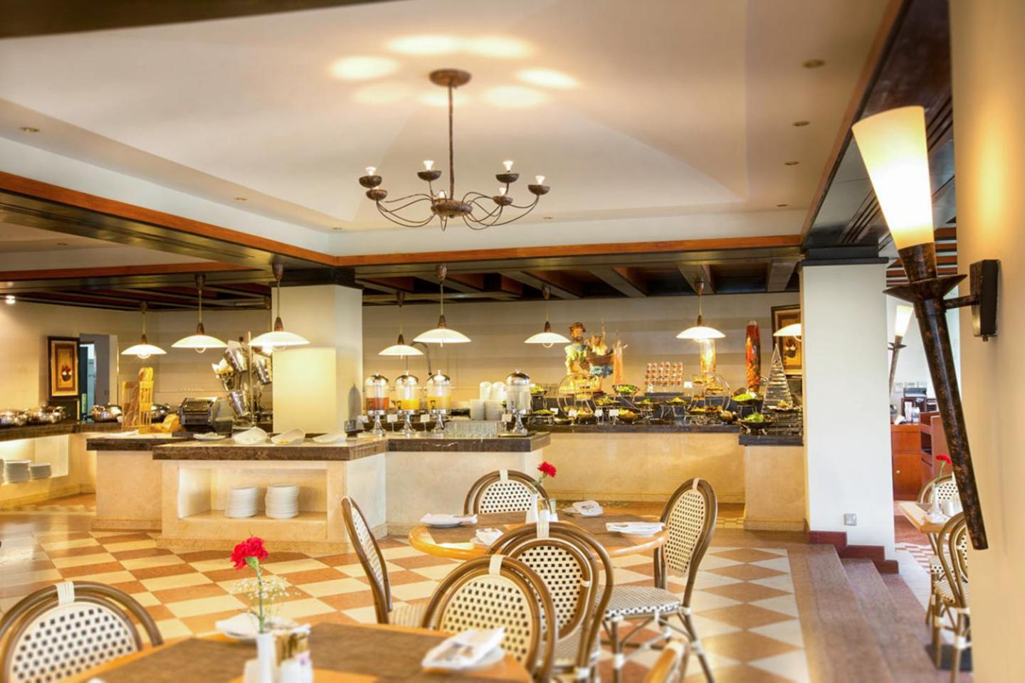 Dubai Marine Beach Resort & Spa