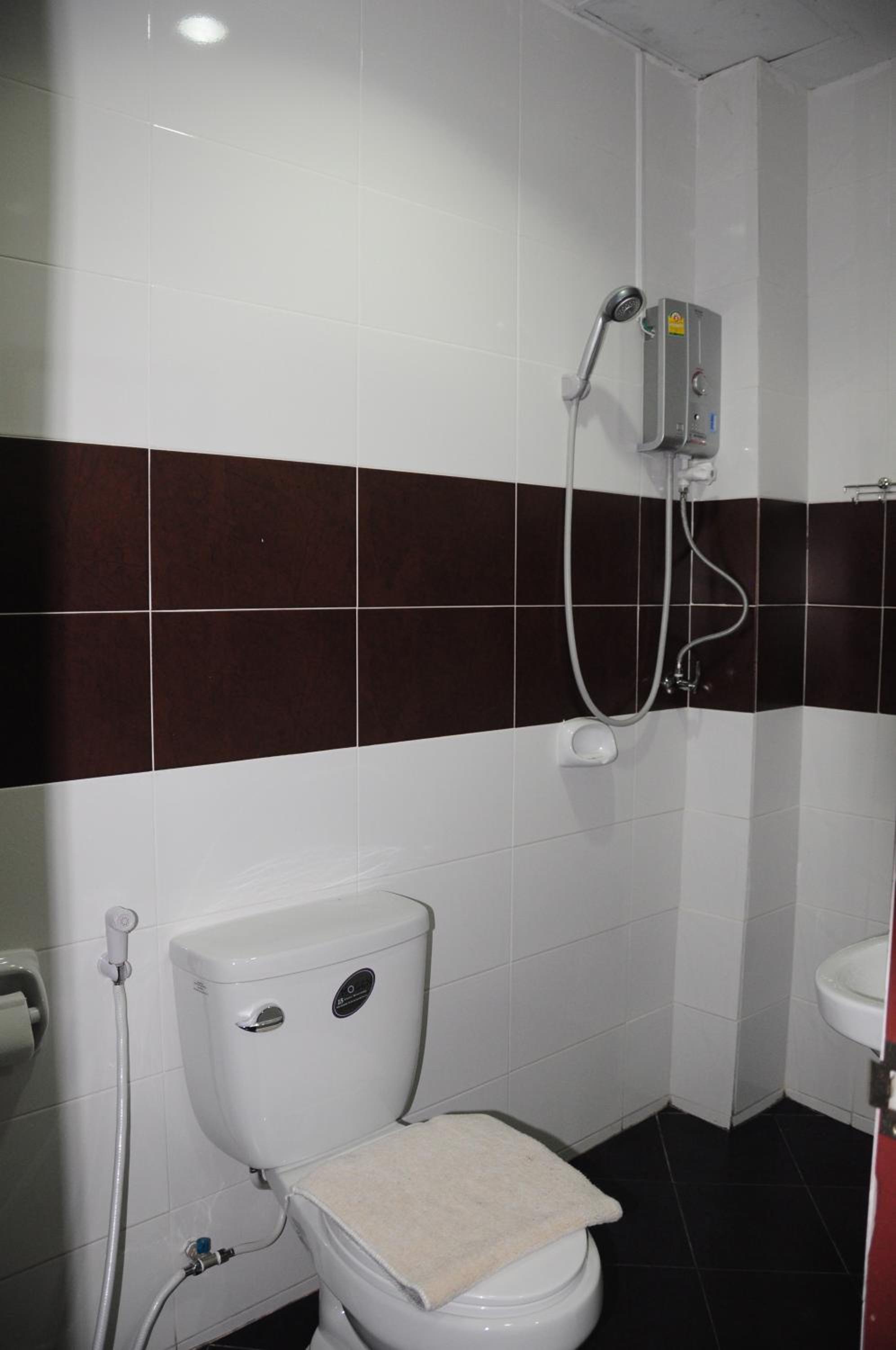 Phoonsab Hostel