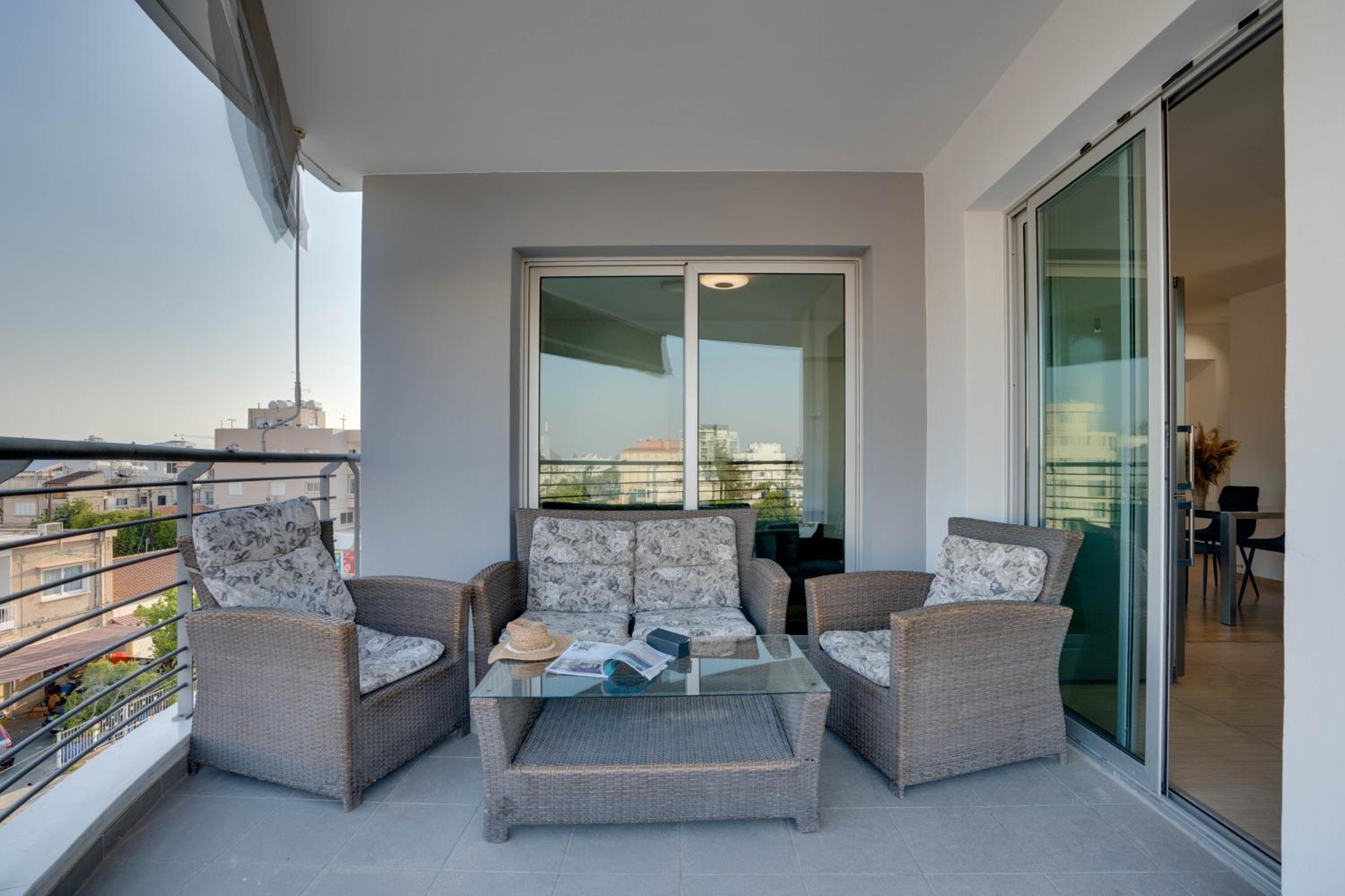Spacious Modern 3bd Apt in Prestigious Engomi