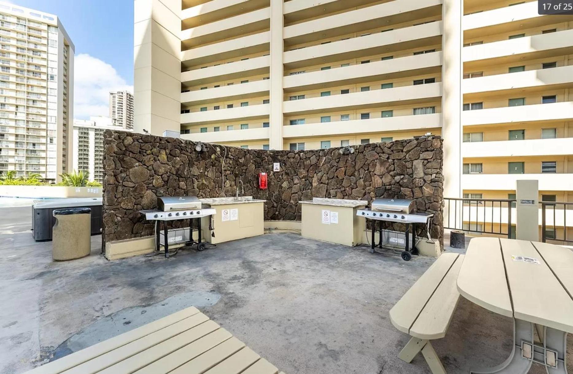 Waikiki Seaside Monarch Paradise Hotel Studio Near Waikiki - Mountain and City View - Full Kitchen