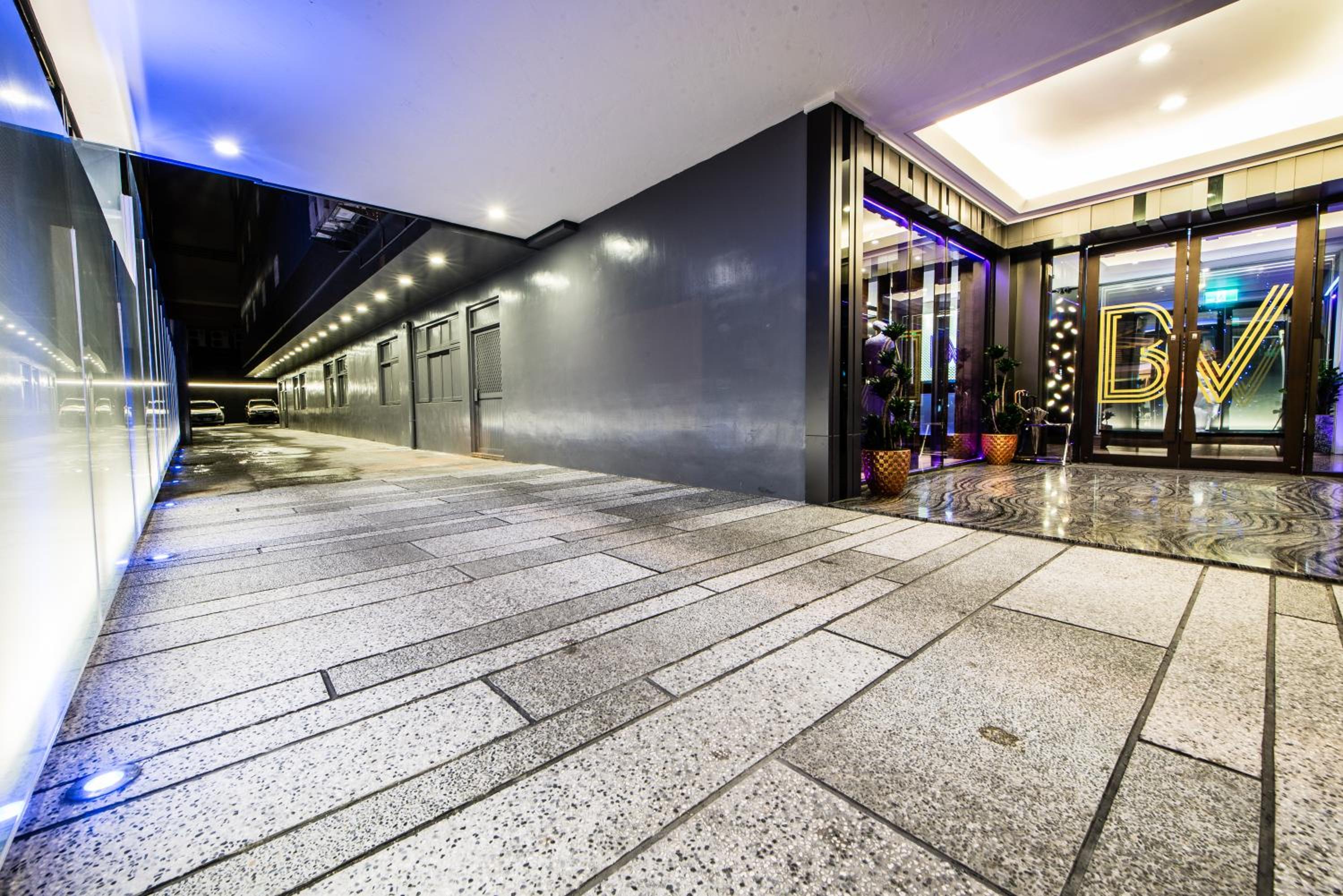 SIX FUKUN HOTEL