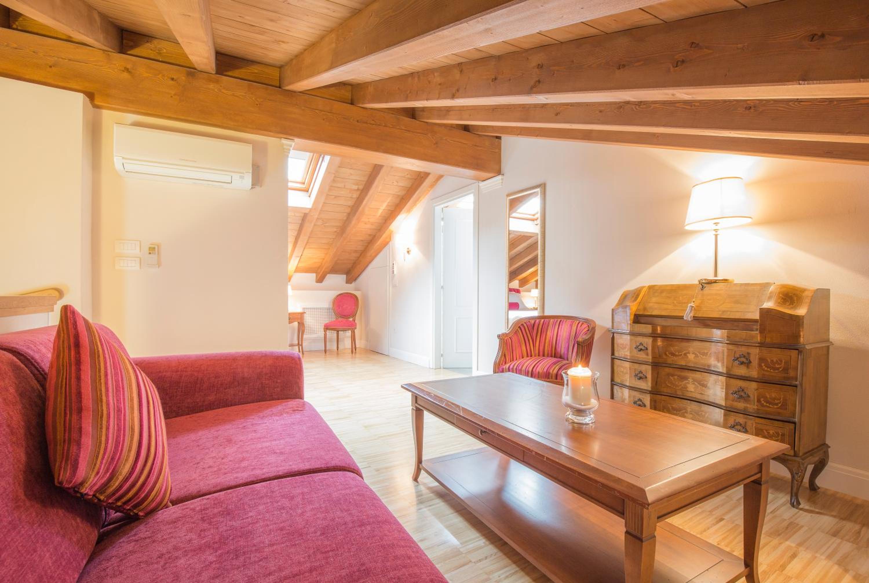 Lady Capulet Apartments