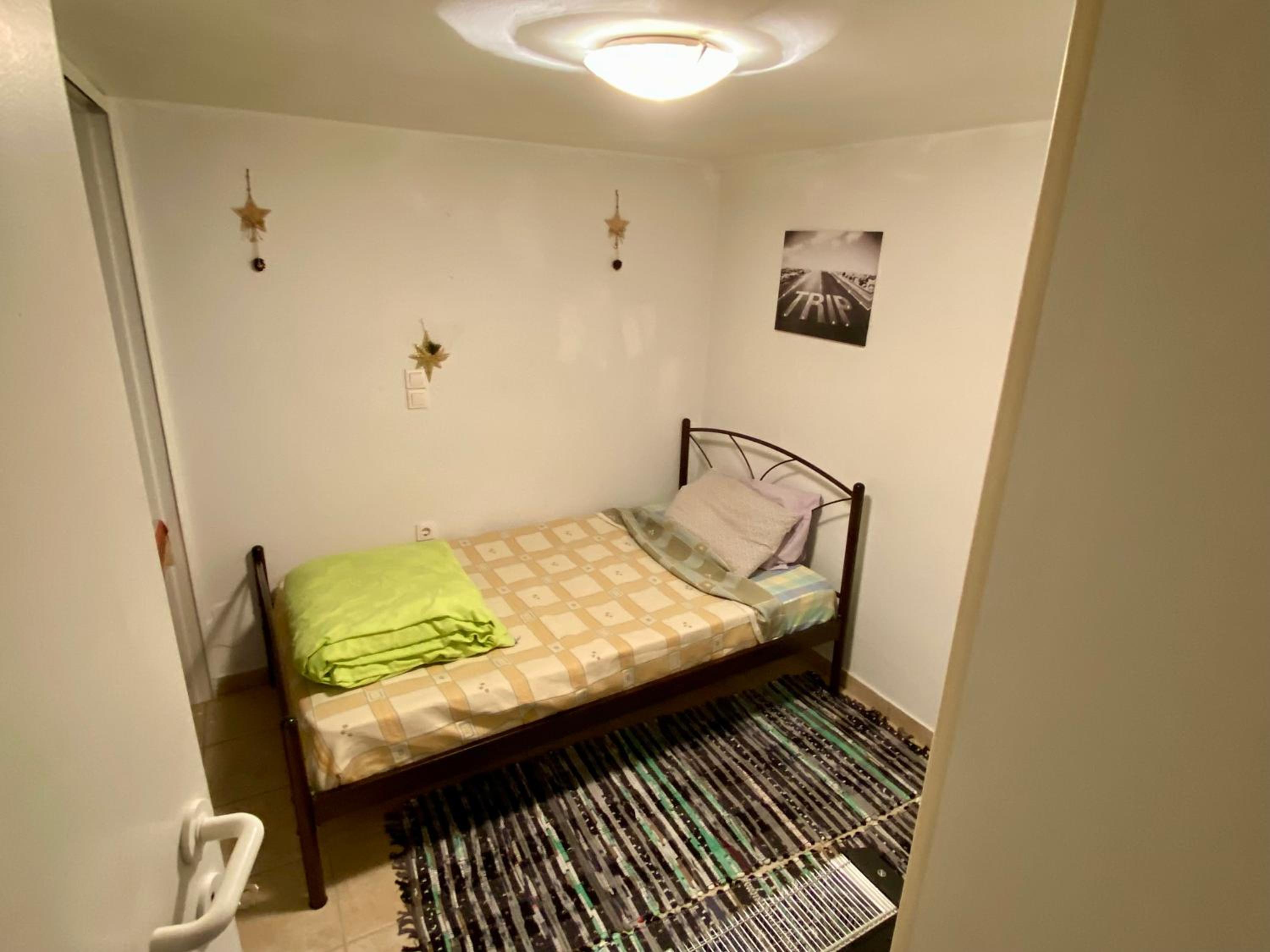 20 mins from city centre, rural house