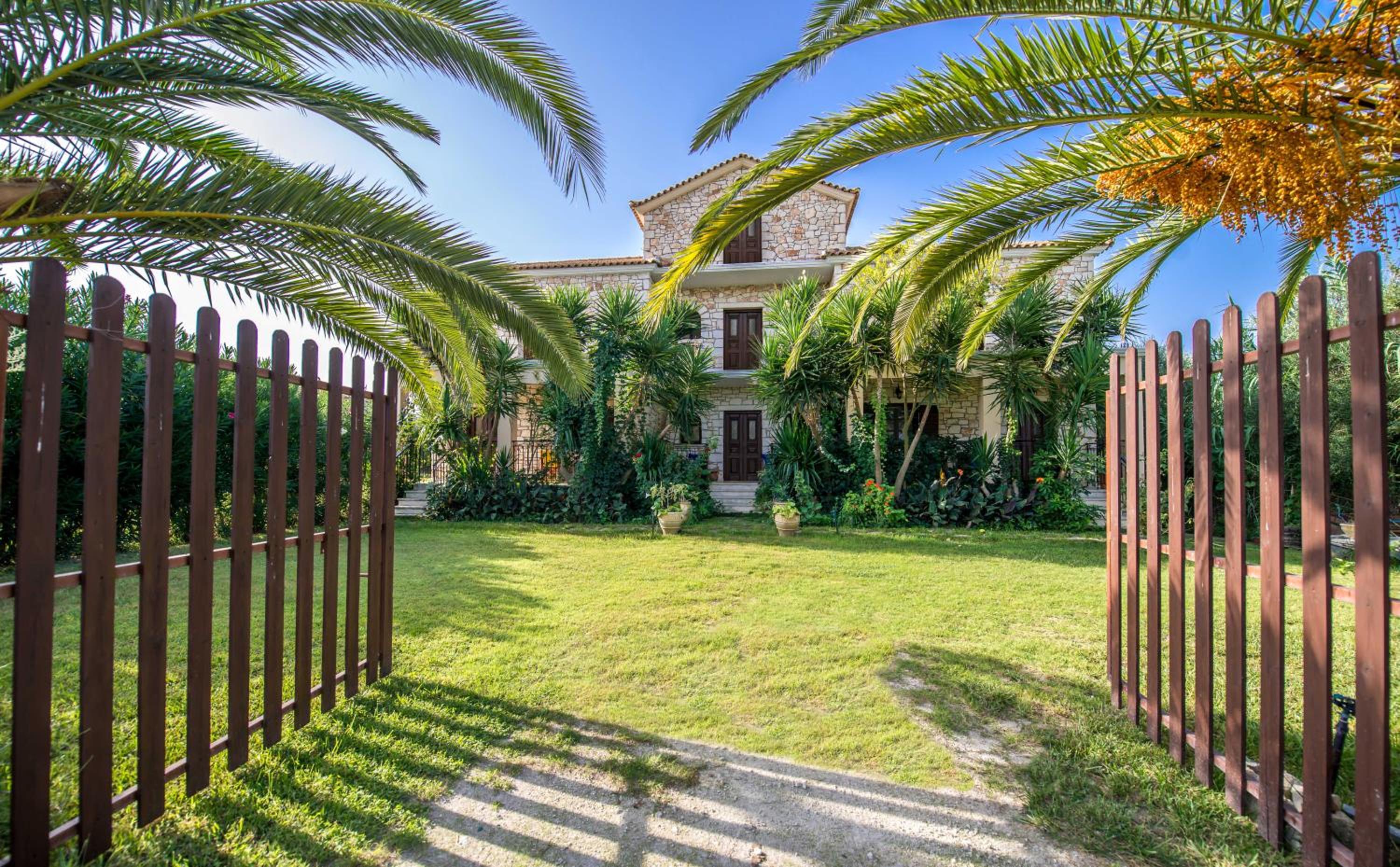 Villa Pounente Apartments - 300m from the beach, by ZanteWize photo 4