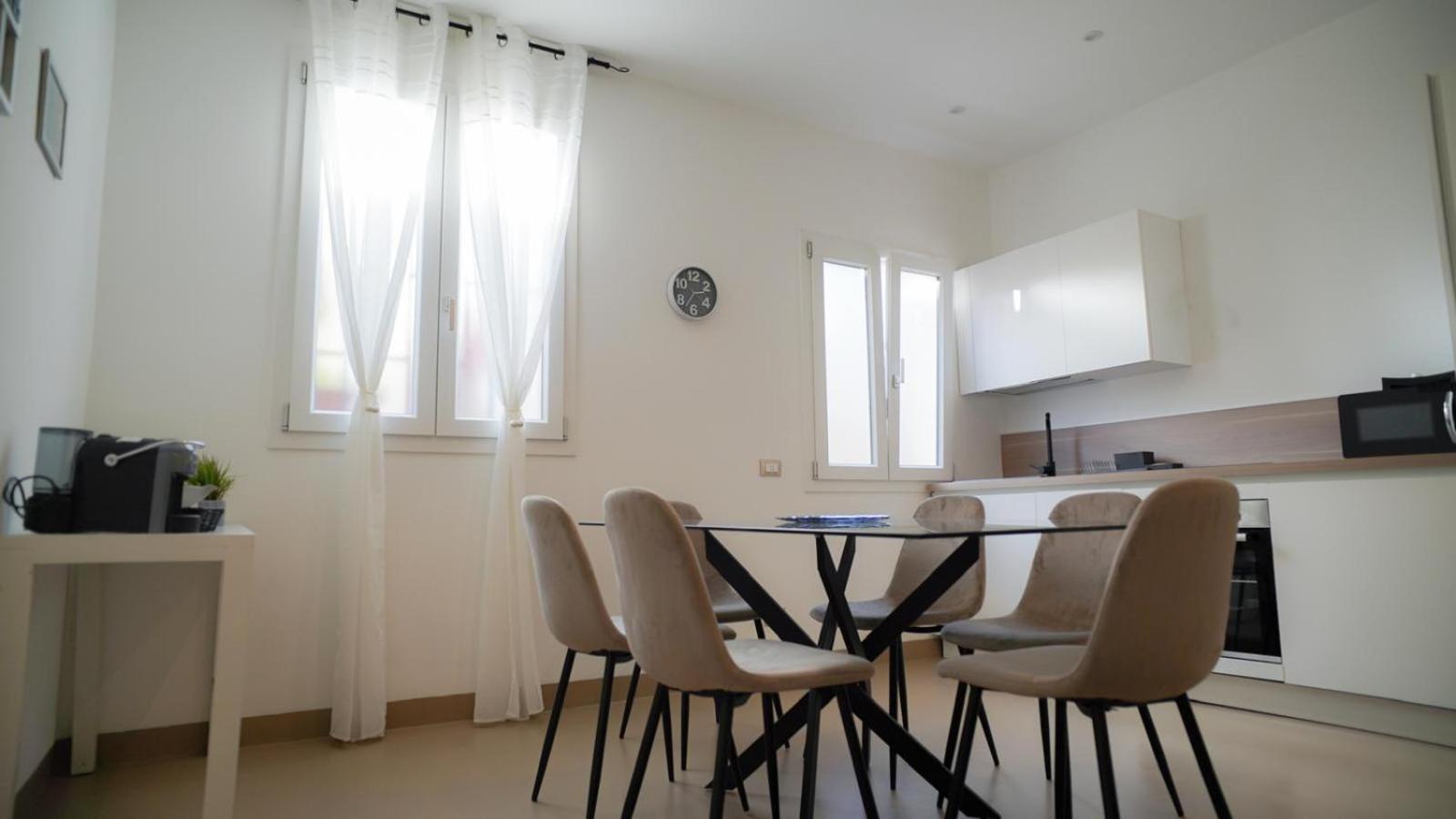Marina Sea Apartments-Seaside Boutique