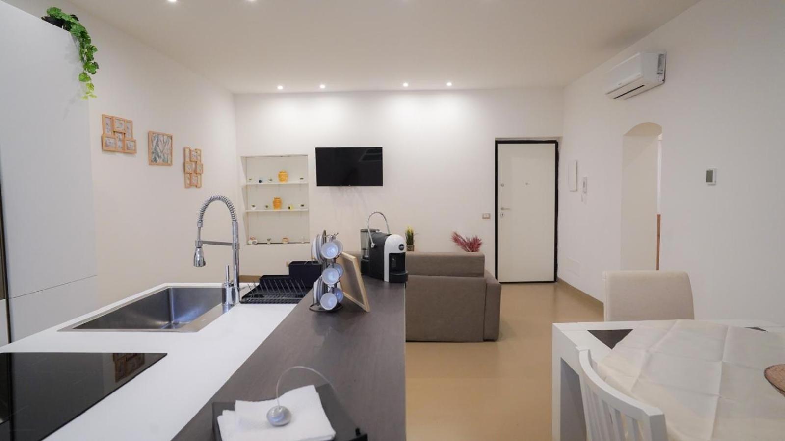 Marina Sea Apartments-Seaside Boutique