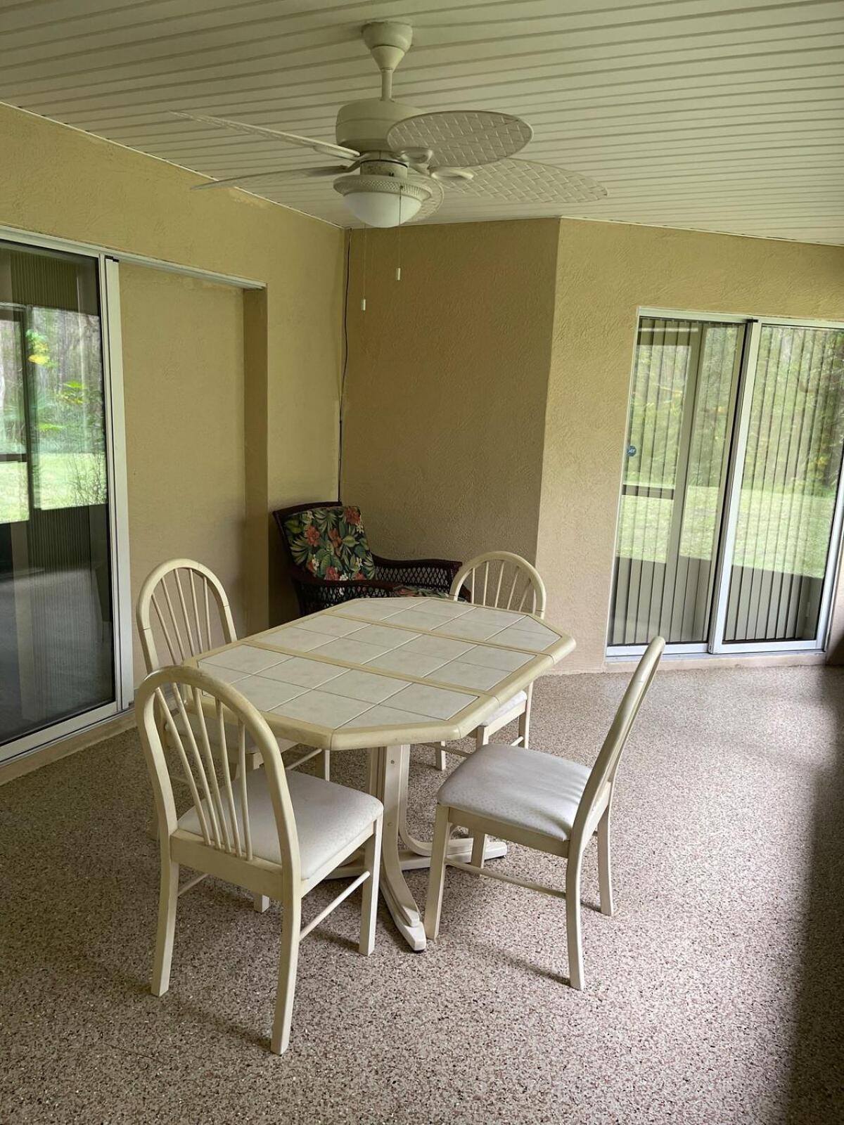 Cozy Private Home Close to the I95 Exit 284