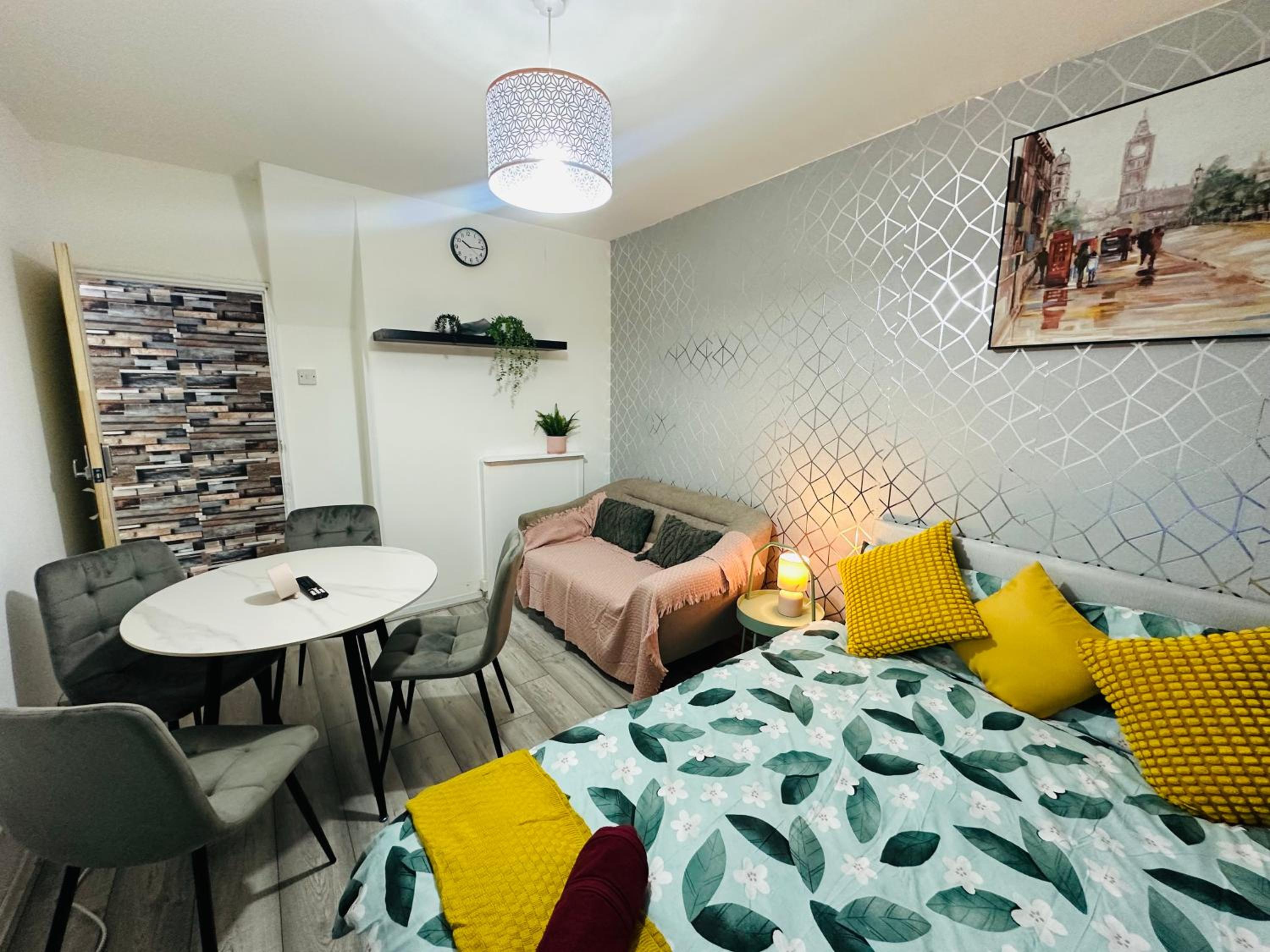 Flat in Aldgate East, London
