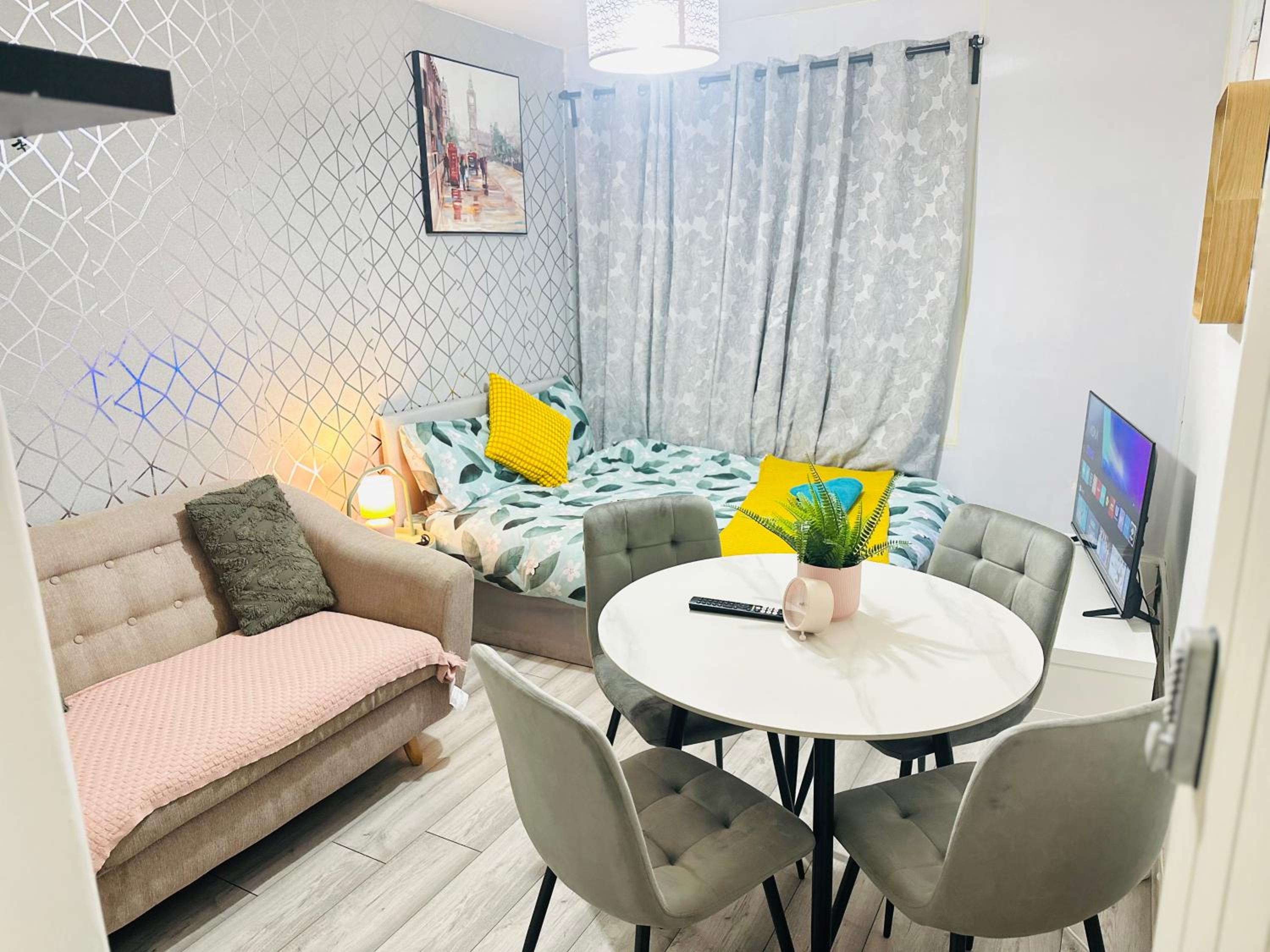 Flat in Aldgate East, London