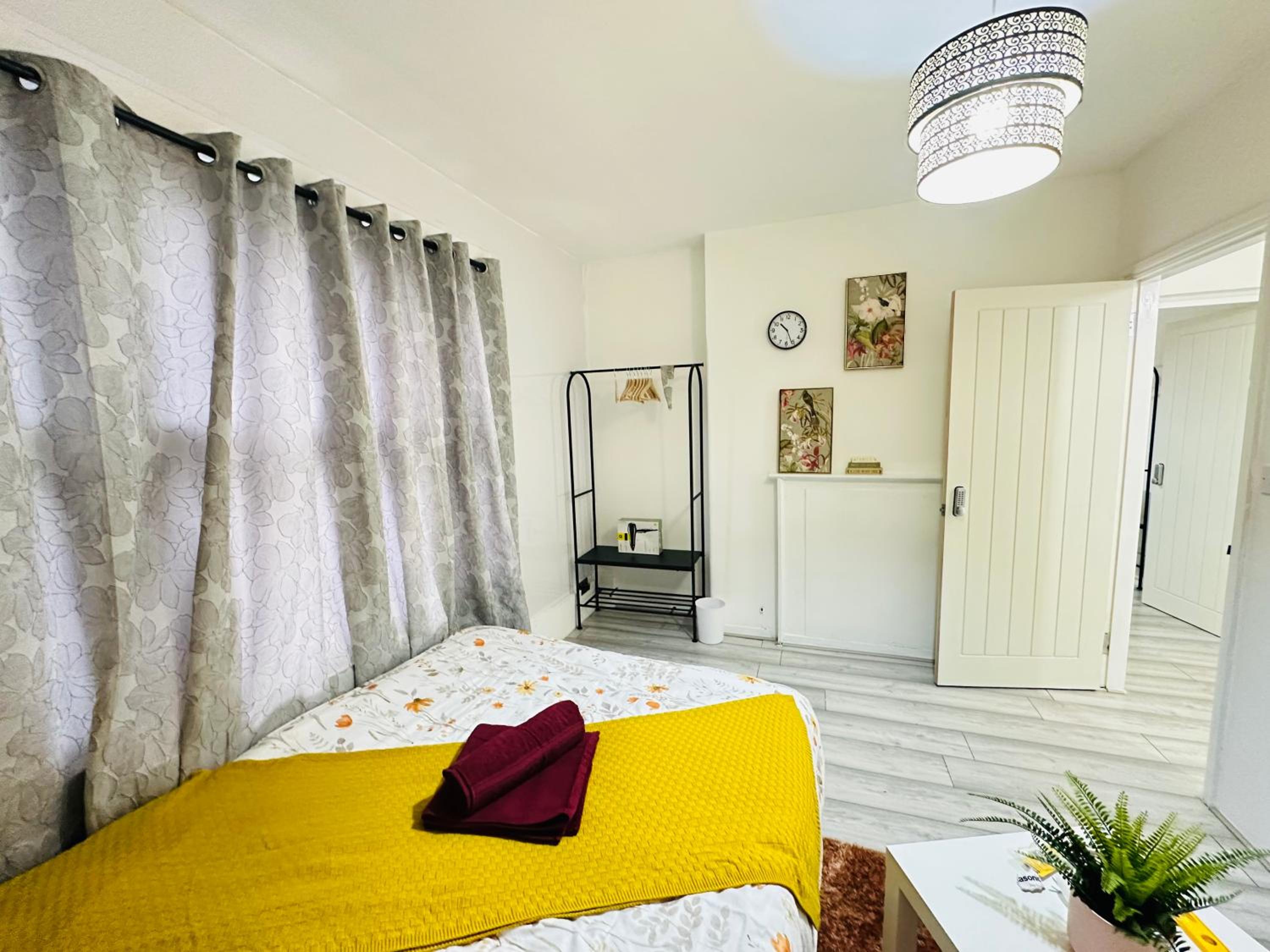 Flat in Aldgate East, London