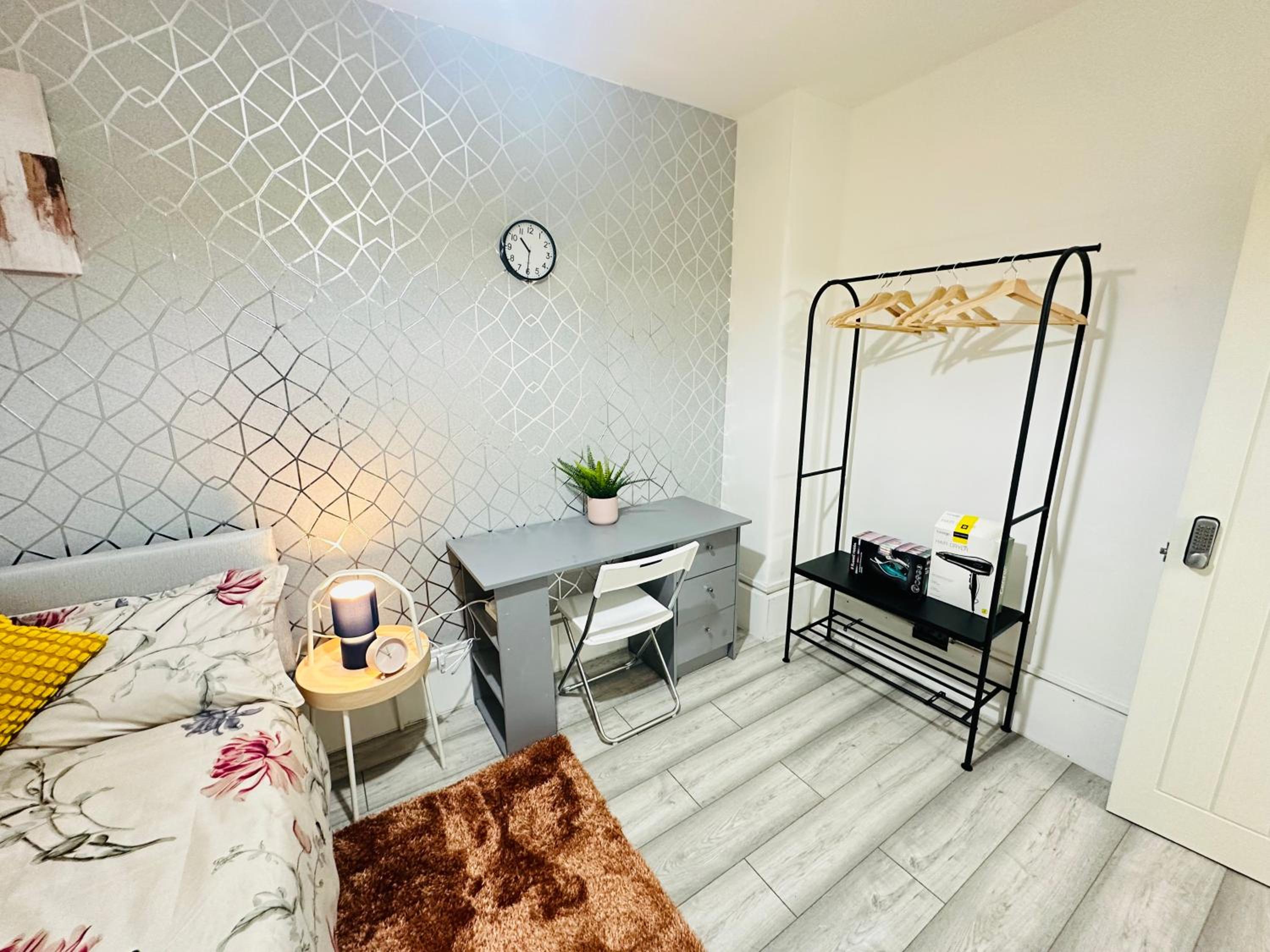 Flat in Aldgate East, London