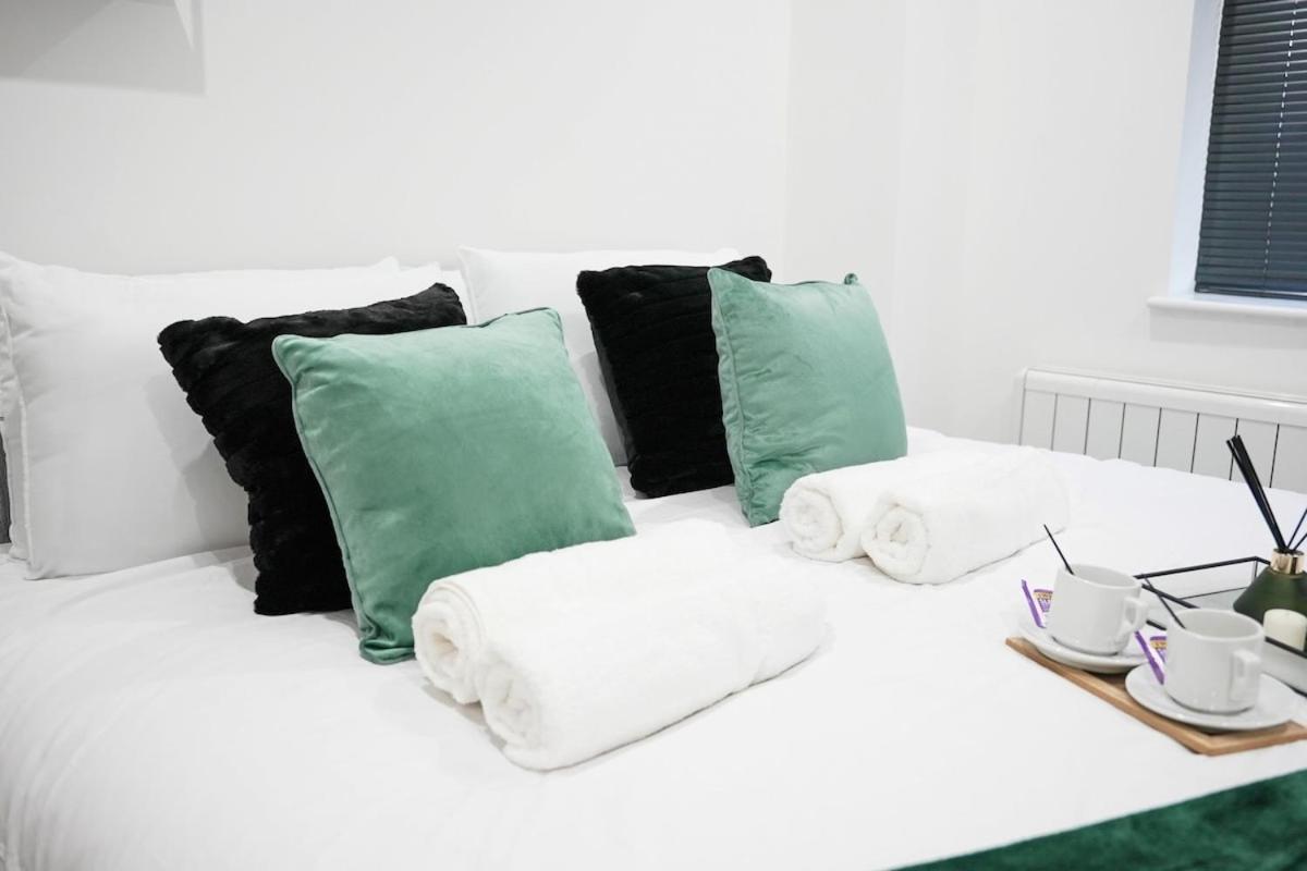 Emerald Luxe Leicester, City Centre Apartment, Sofa Bed, Netflix WiFi, Parking