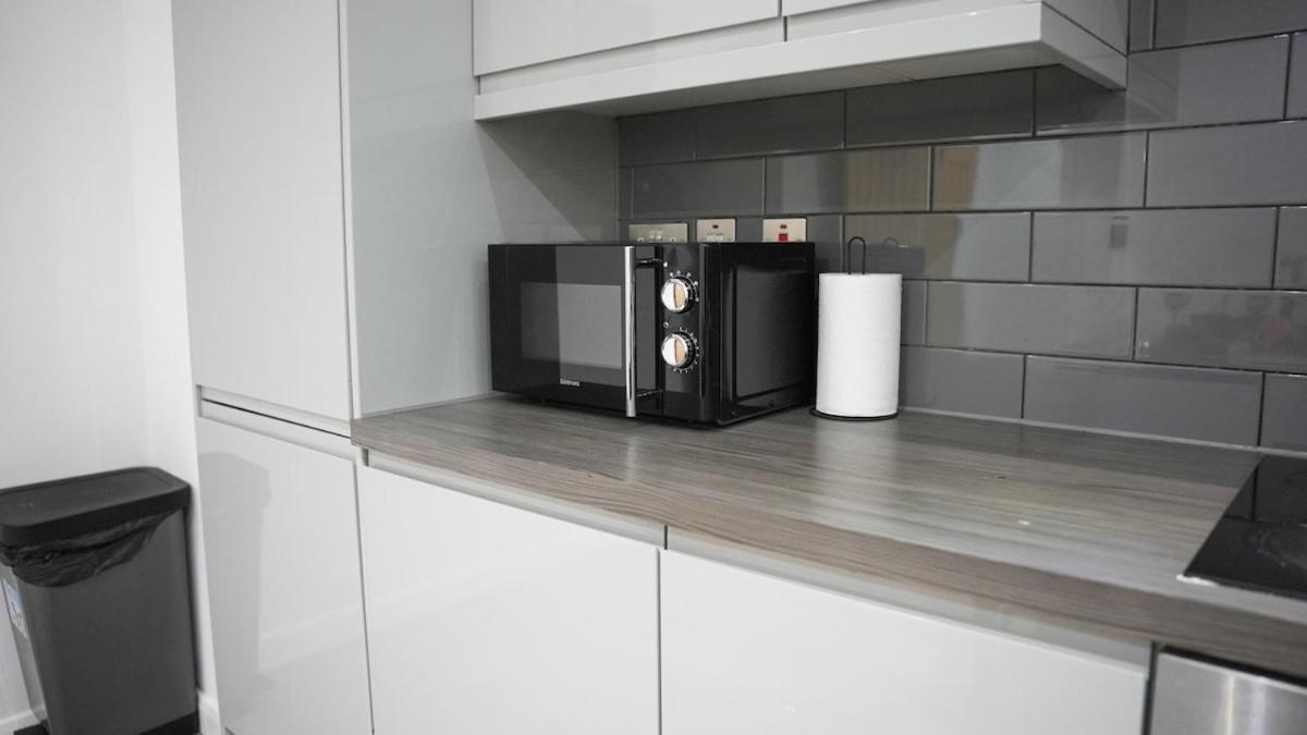 Emerald Luxe Leicester, City Centre Apartment, Sofa Bed, Netflix WiFi, Parking