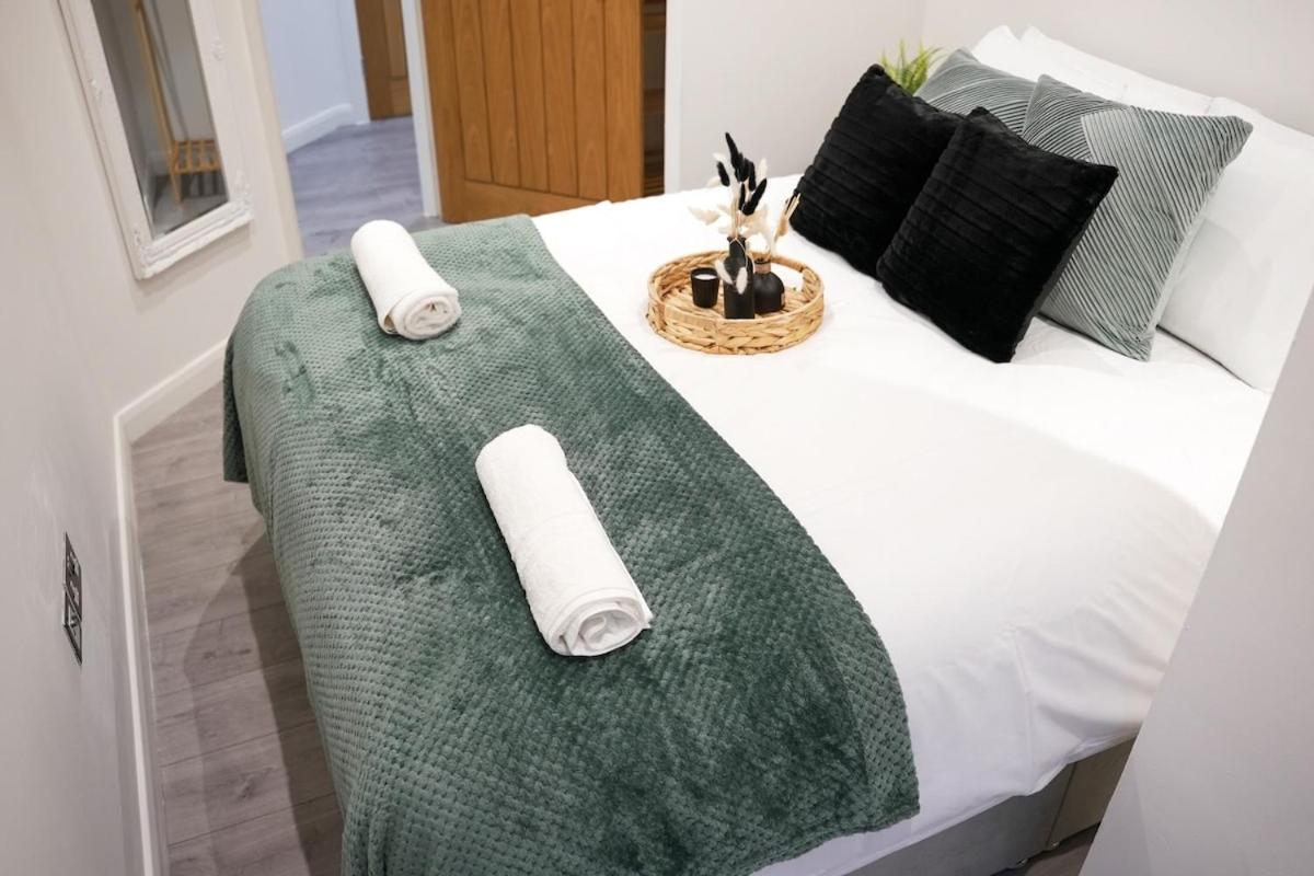 Emerald Luxe Leicester, City Centre Apartment, Sofa Bed, Netflix WiFi, Parking