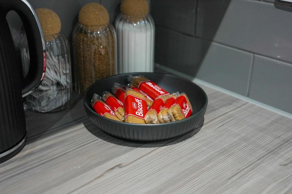 Emerald Luxe Leicester, City Centre Apartment, Sofa Bed, Netflix WiFi, Parking