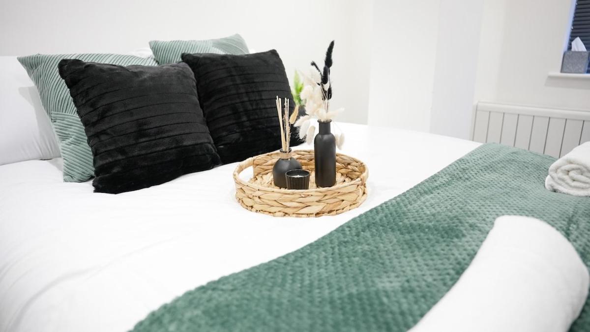 Emerald Luxe Leicester, City Centre Apartment, Sofa Bed, Netflix WiFi, Parking