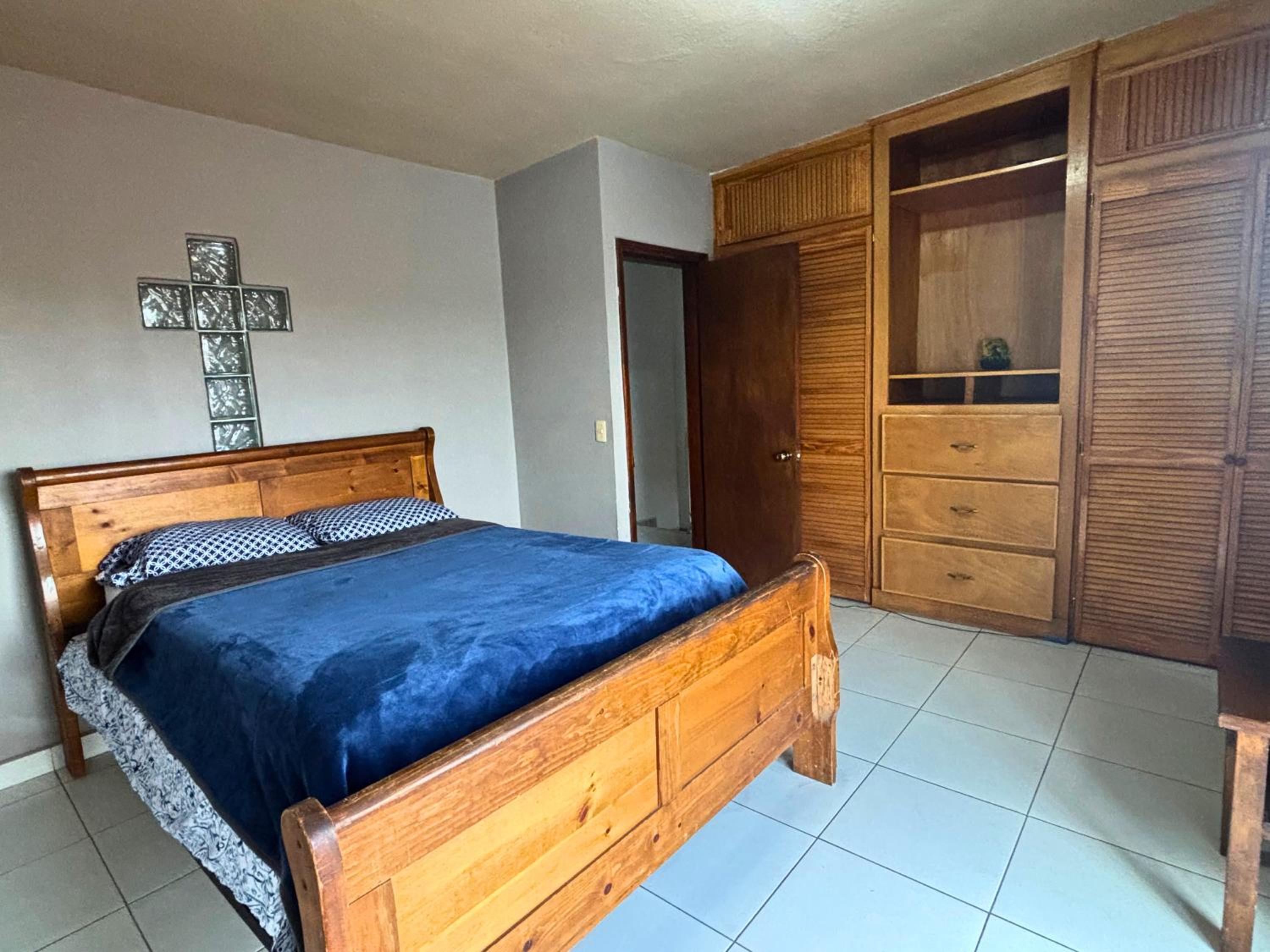 Spacious Rooftop House w/ King Bed, photo 5
