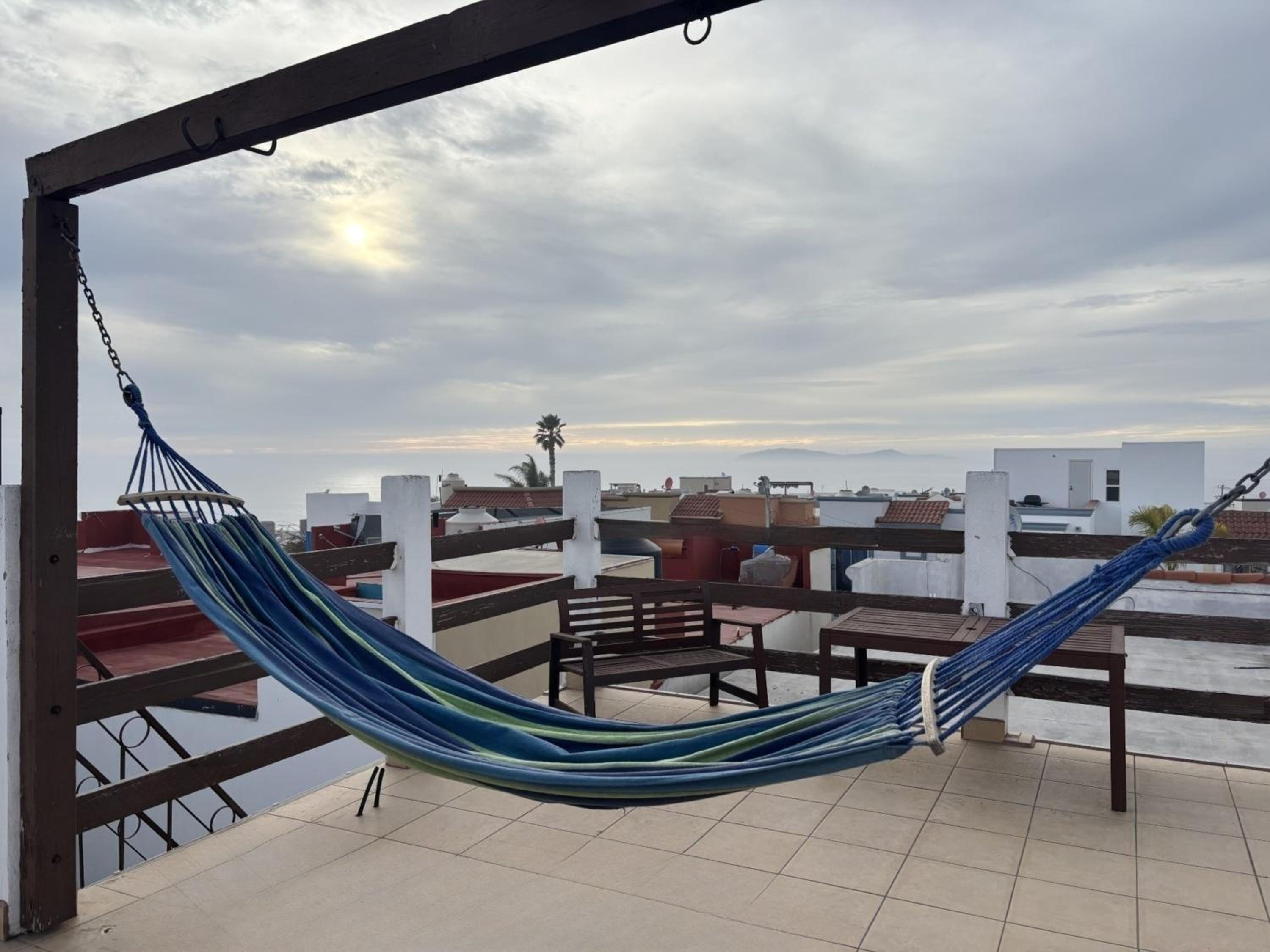 Spacious Rooftop House w/ King Bed, photo 17